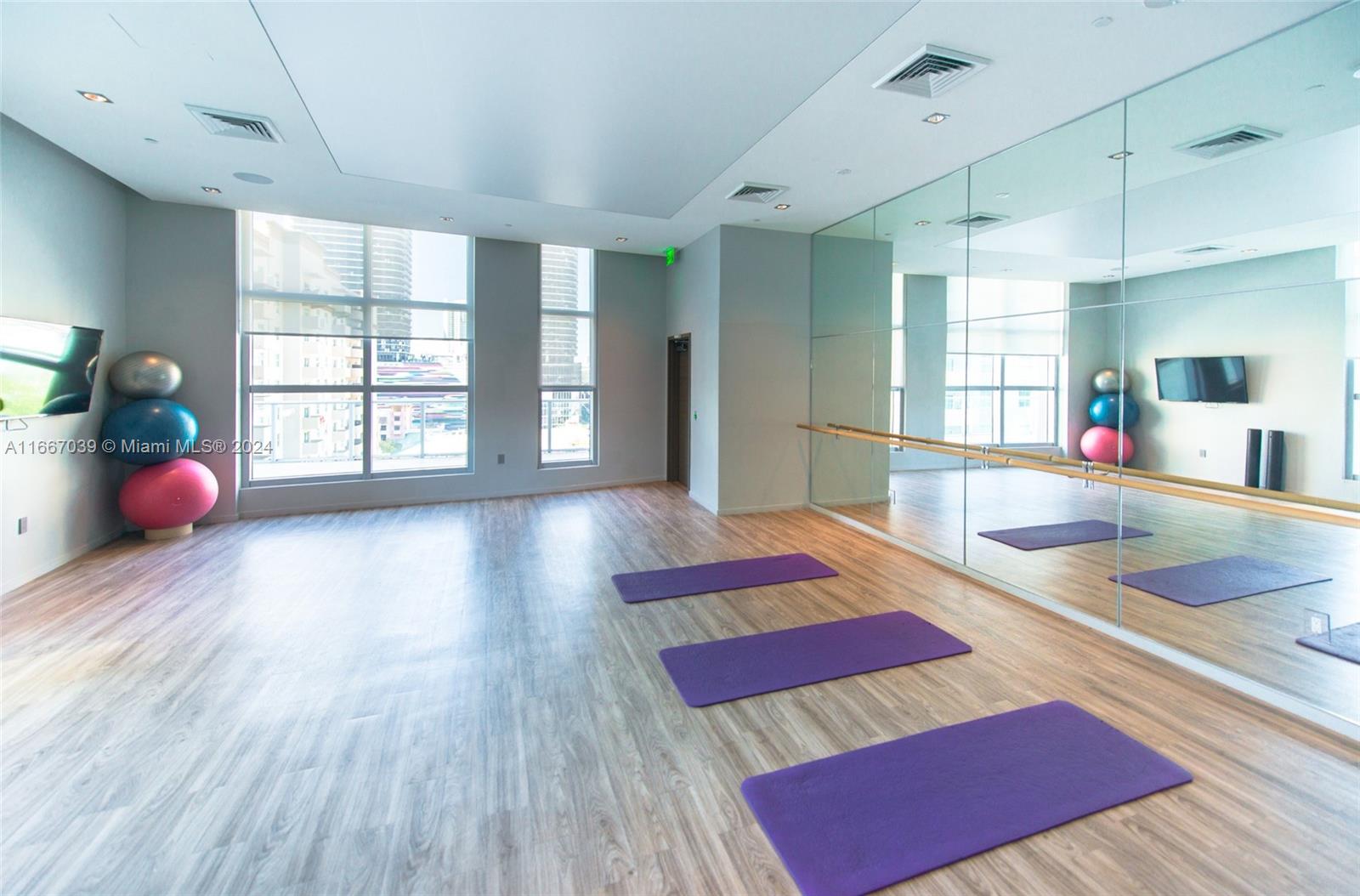 1100 MILLECENTO RESIDENCE - Residential Lease