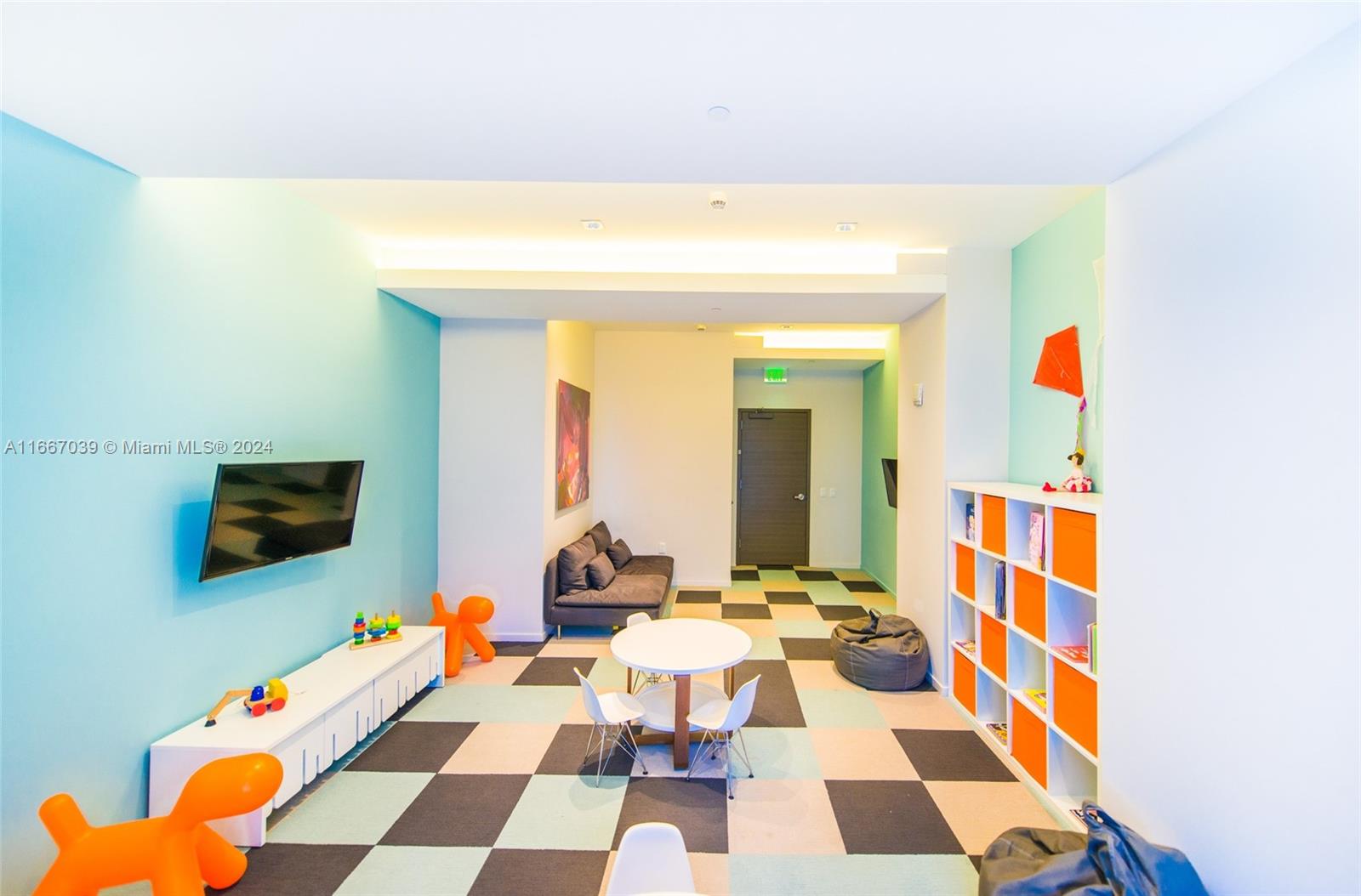 1100 MILLECENTO RESIDENCE - Residential Lease