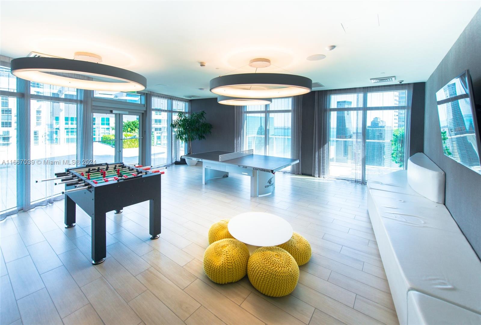 1100 MILLECENTO RESIDENCE - Residential Lease