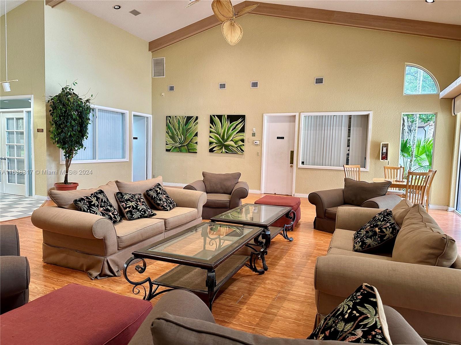 Photo 8 of 25 of 9435 SW 140th Ct 9435 condo