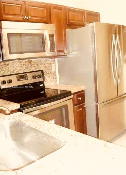 Photo 16 of 25 of 9435 SW 140th Ct 9435 condo