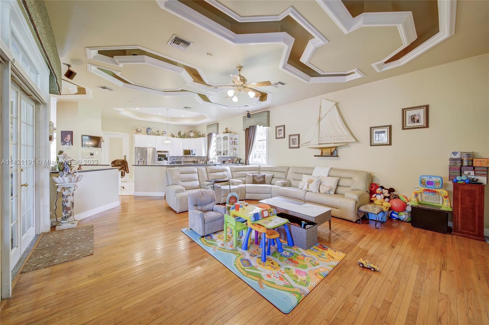 198 TERRACE PLAT - Residential