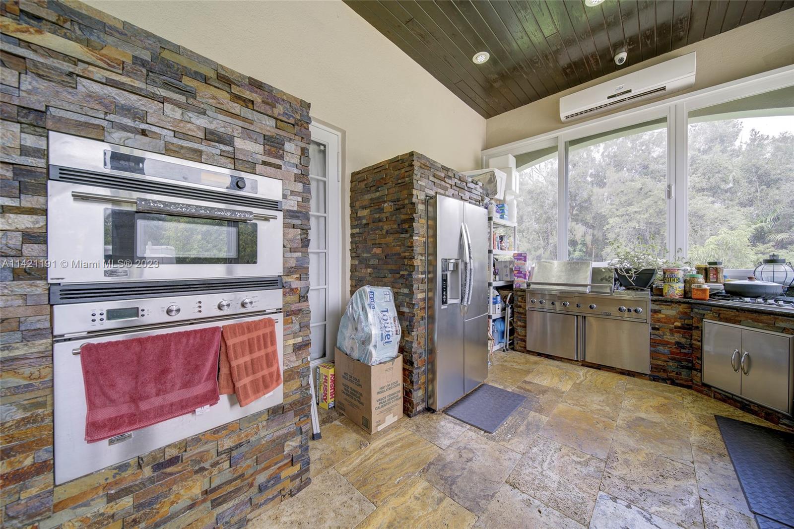 198 TERRACE PLAT - Residential