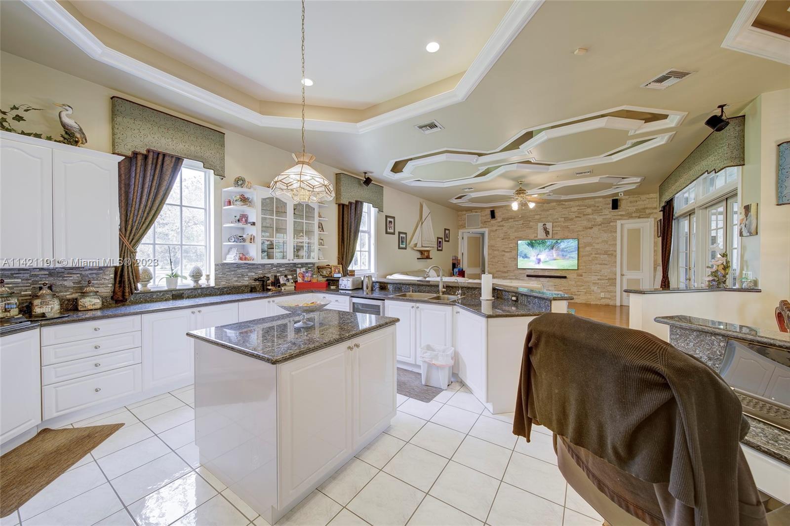 198 TERRACE PLAT - Residential