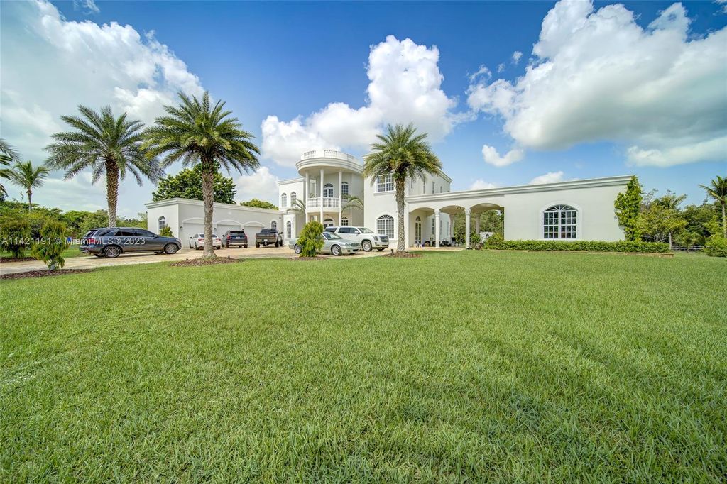 Photo of 5575 SW 198th Ter, Southwest Ranches, FL 33332 (MLS # A11421191)