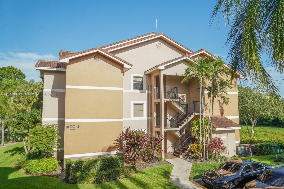 Come see this spacious 2-bedroom, 2-bathroom condo that offers plenty of room to relax and truly feel at home. One of the bathrooms has been recently renovated, adding a fresh and modern touch. Beautiful water view from the balcony. The open-concept layout is ideal for both everyday living and entertaining guests. Located in an all-ages community, enjoy access to fantastic amenities including two pools, hot tubs, a fitness center, tennis courts, a dog park, bike racks, BBQ areas, and a playground for the kids. Whether you're looking for a new place to call home or a smart investment opportunity, this unit checks all the boxes. It is investor-friendly with rental options allowed. Not one to miss!