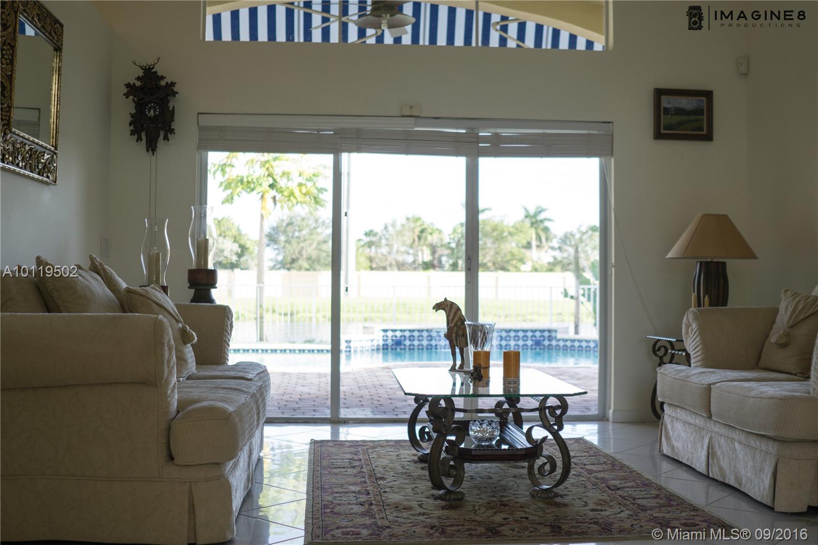 ENCANTADA - Residential