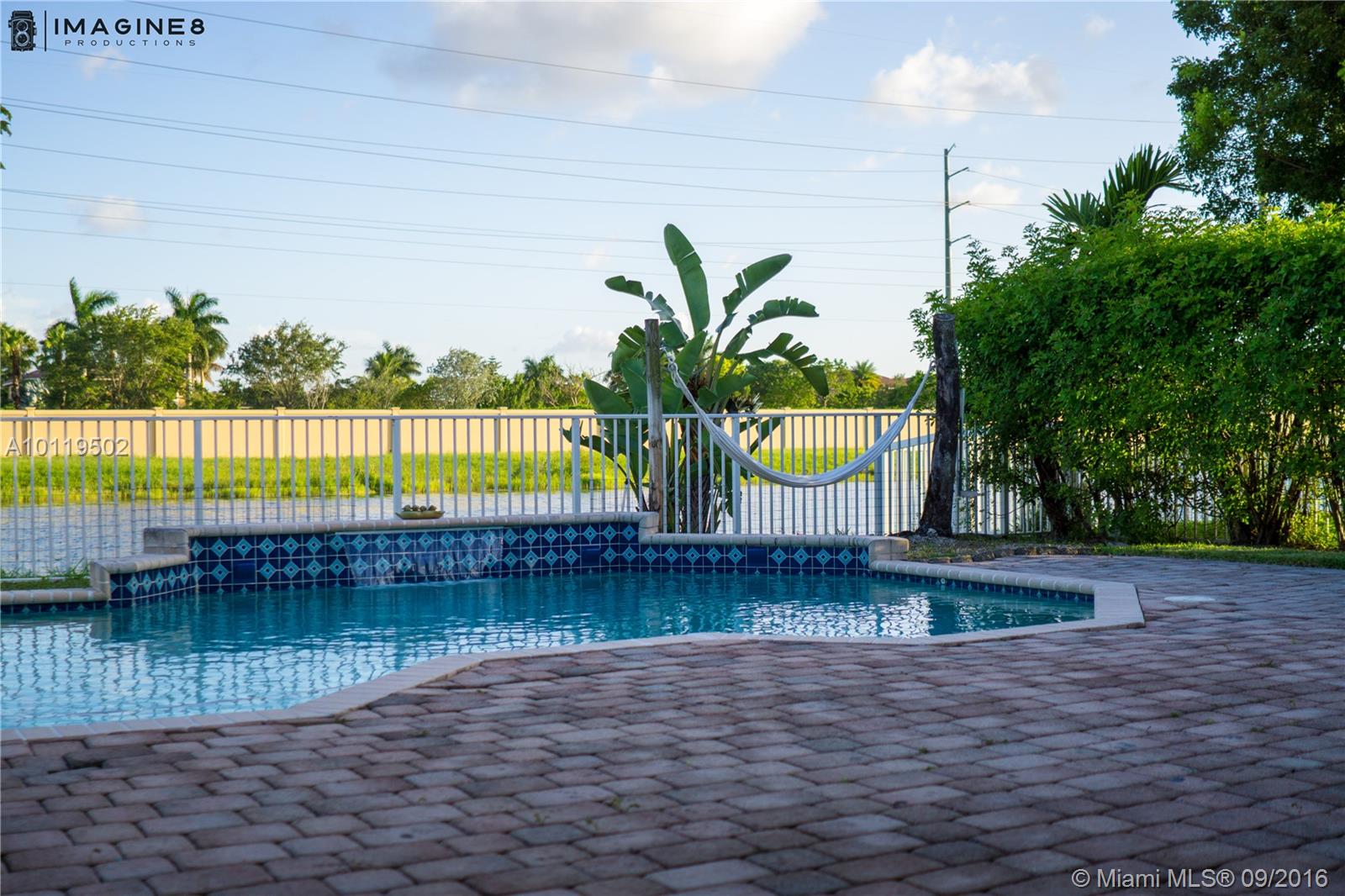 ENCANTADA - Residential