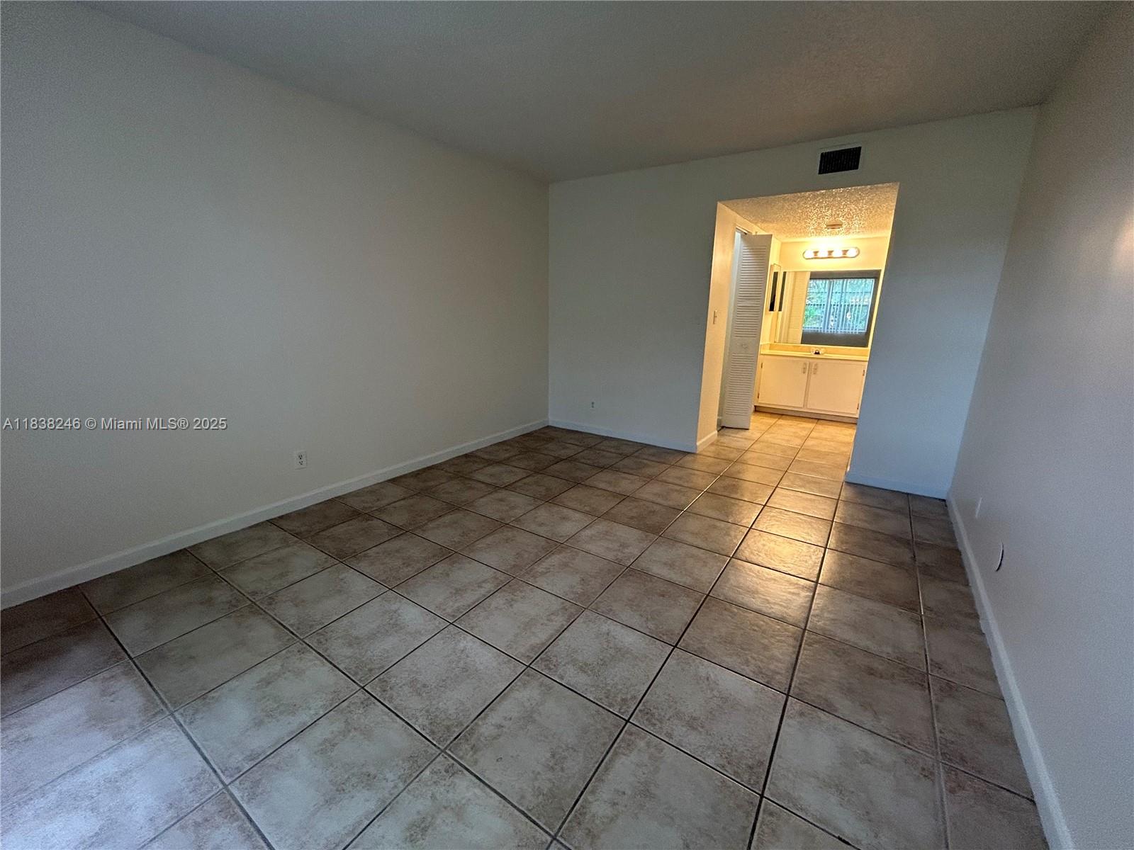 4384 NW 9th Ave 20-2C