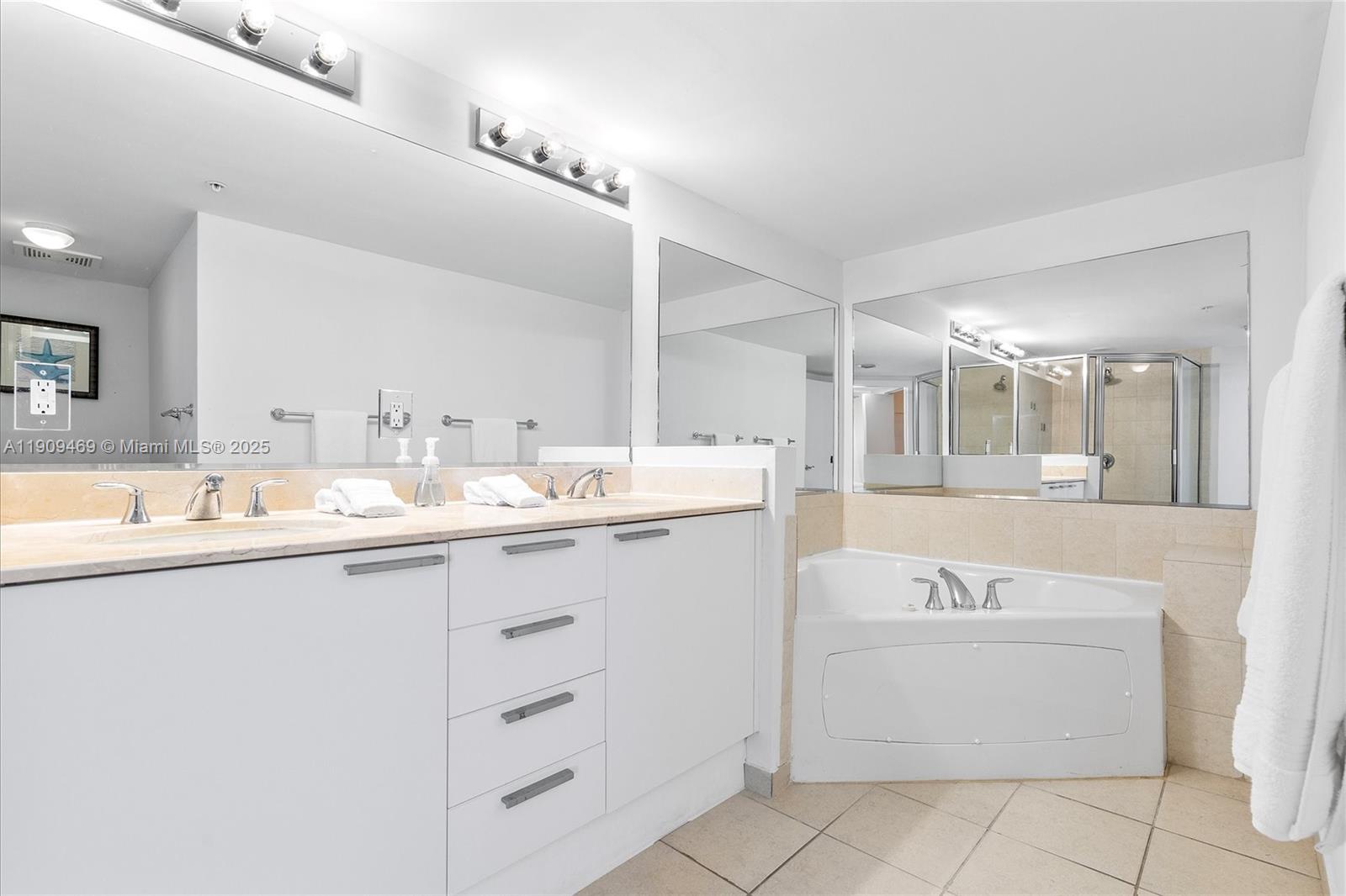 LA PERLA CONDO - Residential Lease