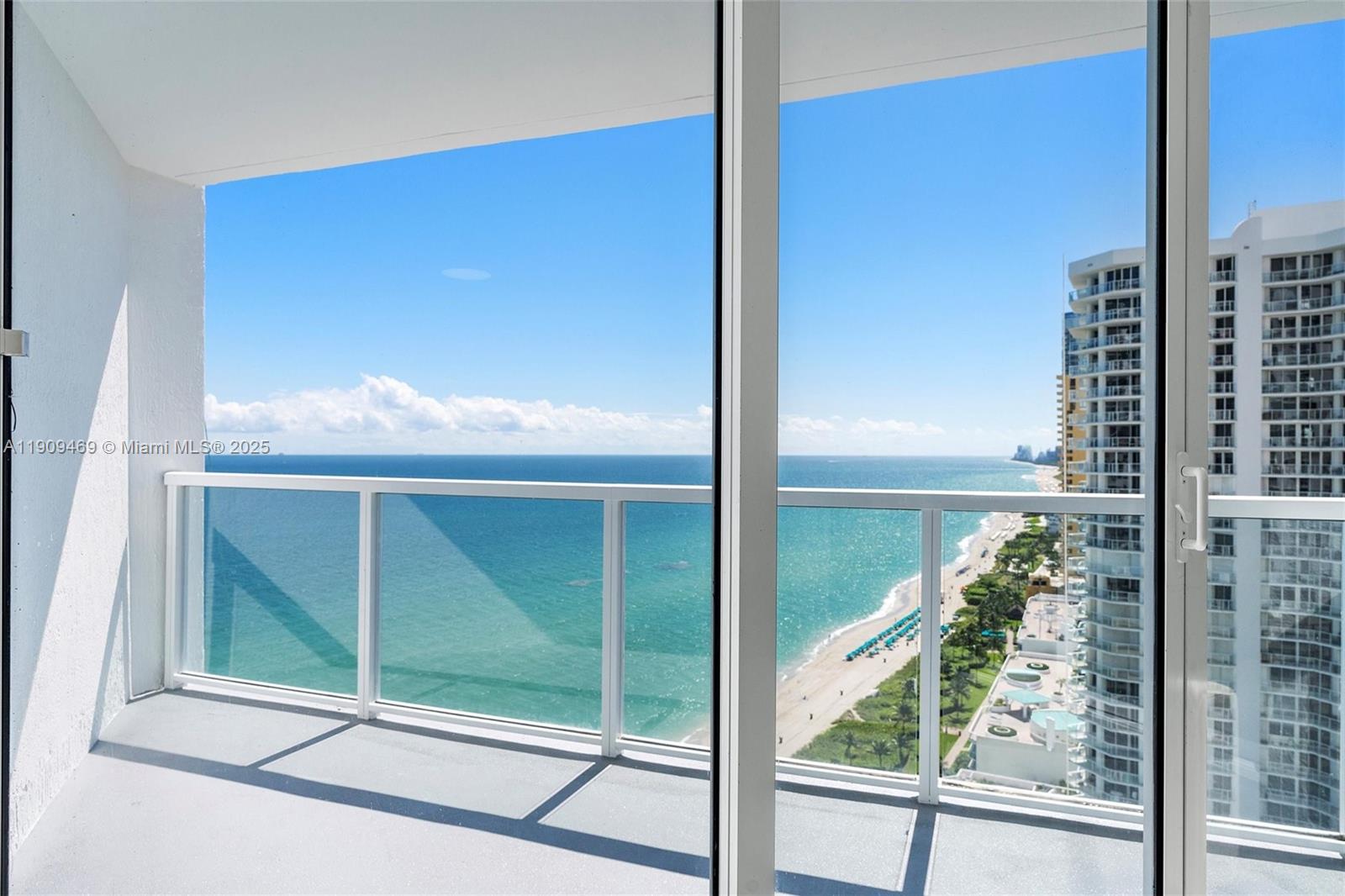 LA PERLA CONDO - Residential Lease