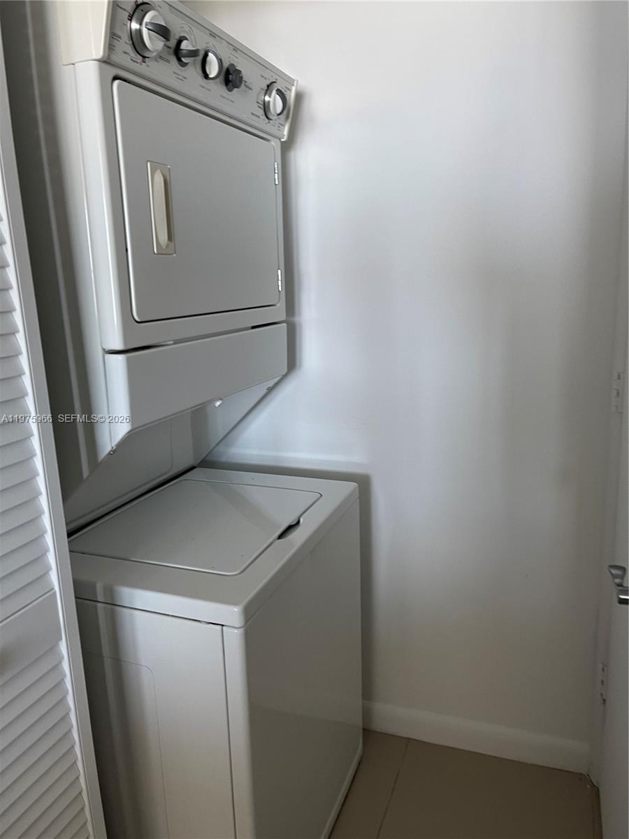 Vizcayne - Residential Lease