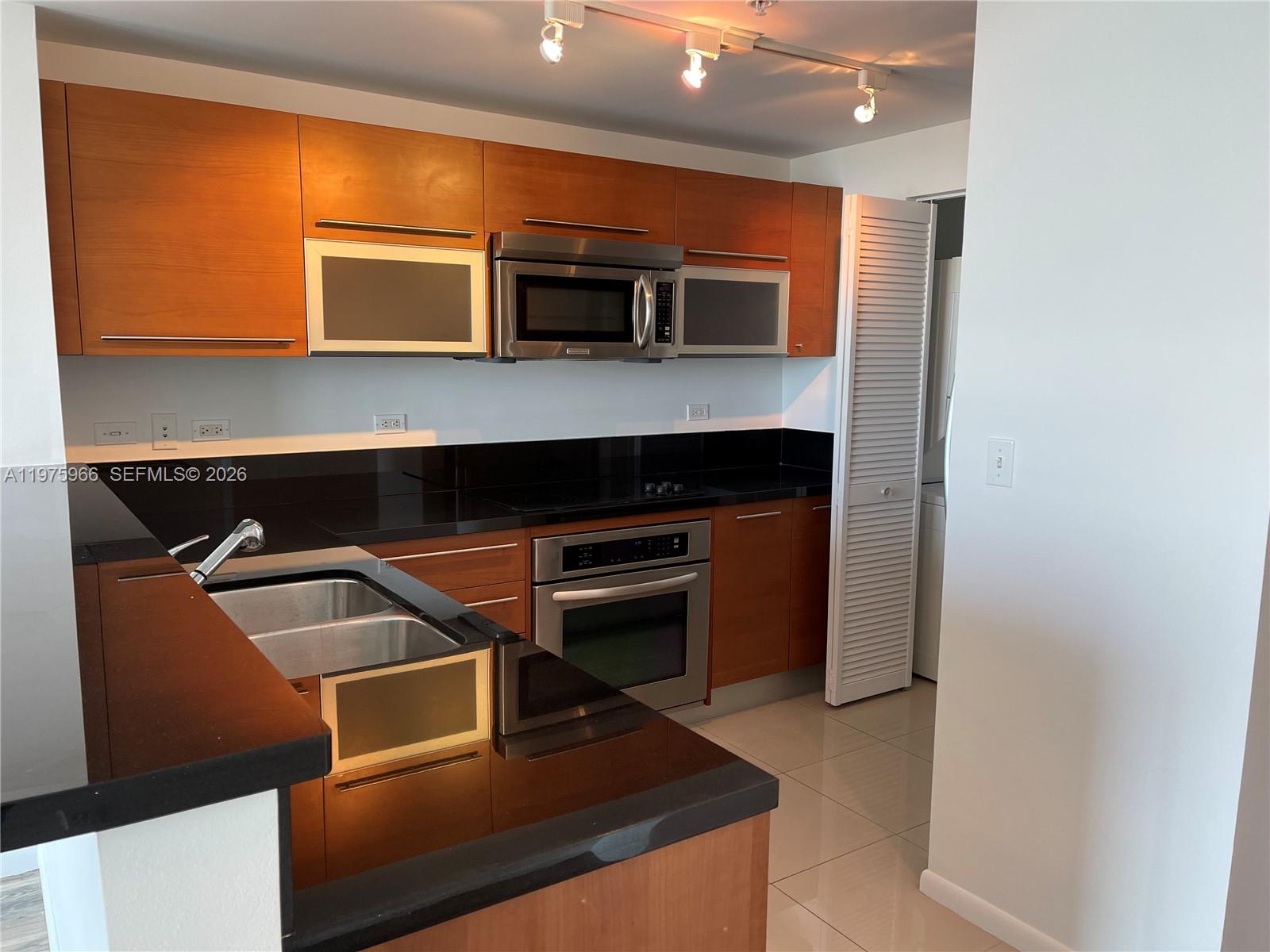 Vizcayne - Residential Lease