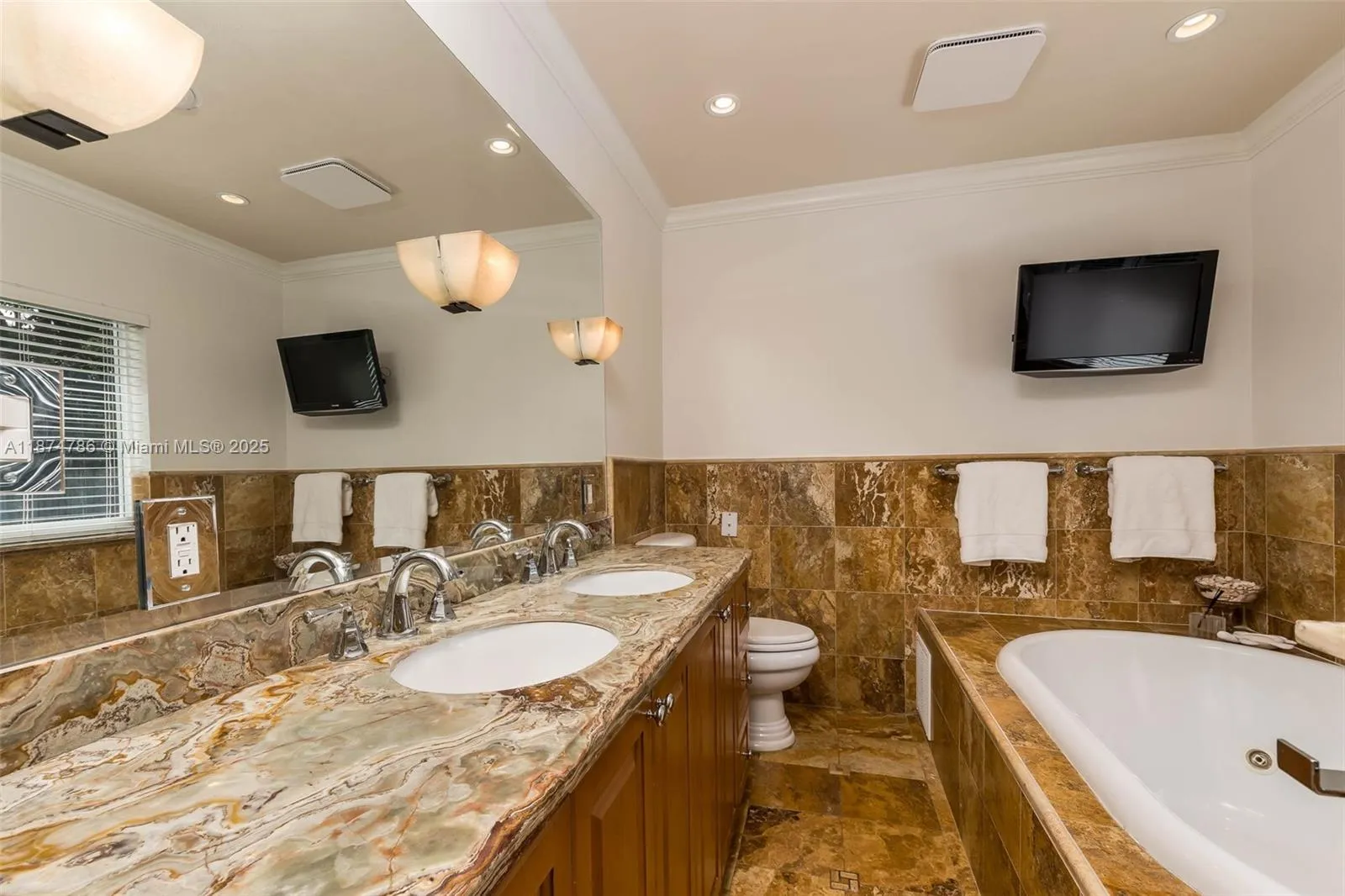 Palmetto Bay, Florida 33157, United States, 4 Bedrooms Bedrooms, ,2 BathroomsBathrooms,Residential,Active,206571