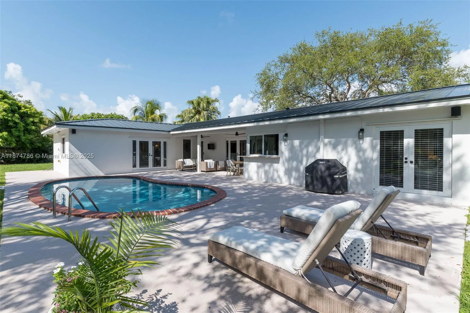 Palmetto Bay, Florida 33157, United States, 4 Bedrooms Bedrooms, ,2 BathroomsBathrooms,Residential,Active,206571