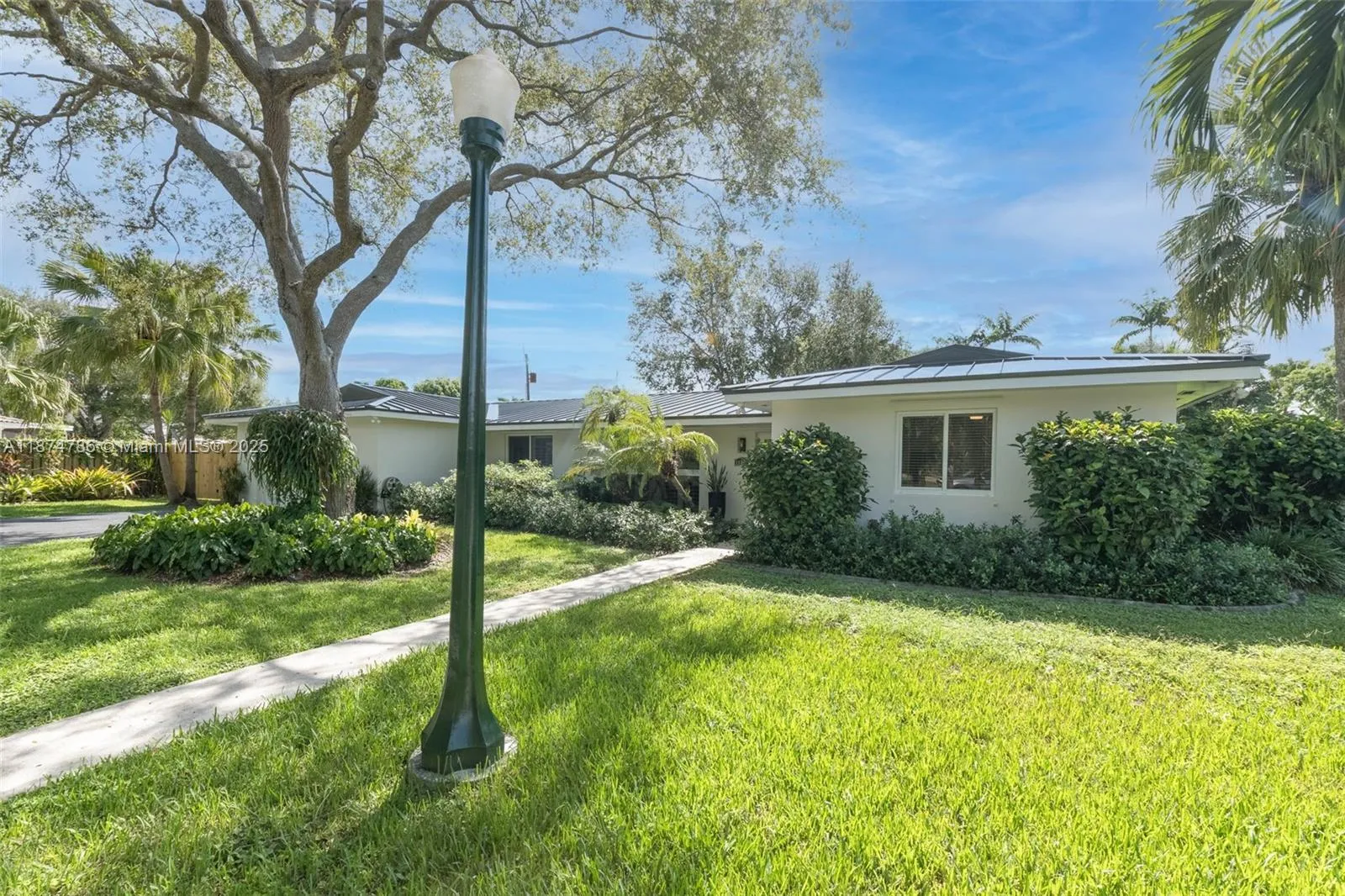 Palmetto Bay, Florida 33157, United States, 4 Bedrooms Bedrooms, ,2 BathroomsBathrooms,Residential,Active,206571