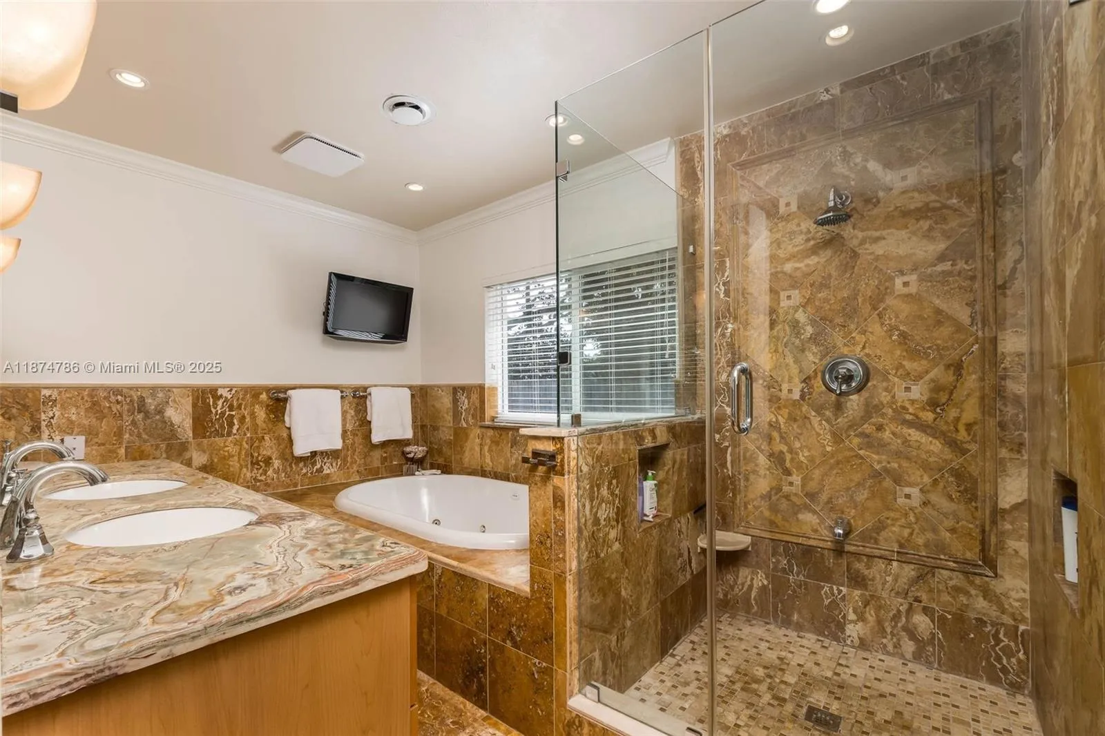 Palmetto Bay, Florida 33157, United States, 4 Bedrooms Bedrooms, ,2 BathroomsBathrooms,Residential,Active,206571