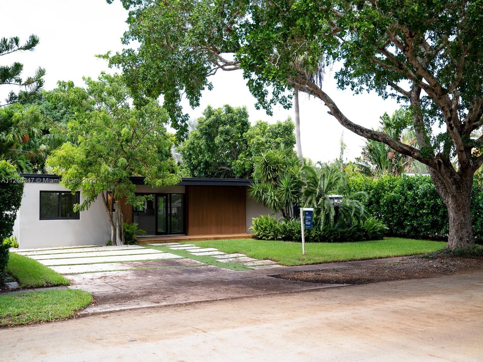 Photo 3 of 21 of 1955 Alamanda Dr house