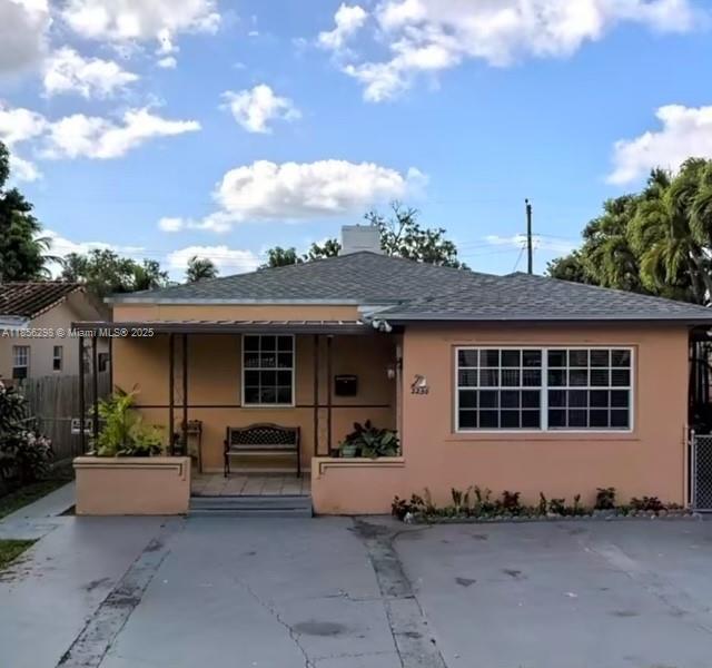 1 Bed, 1 Bath – Prime Miami Location
Centrally located in the heart of Miami, just minutes from 8th Street, Brickell, Coconut Grove, and Coral Gables. Rent includes water and electricity. Requirement- proof of income, 3 month bank statements, background check and credit report.