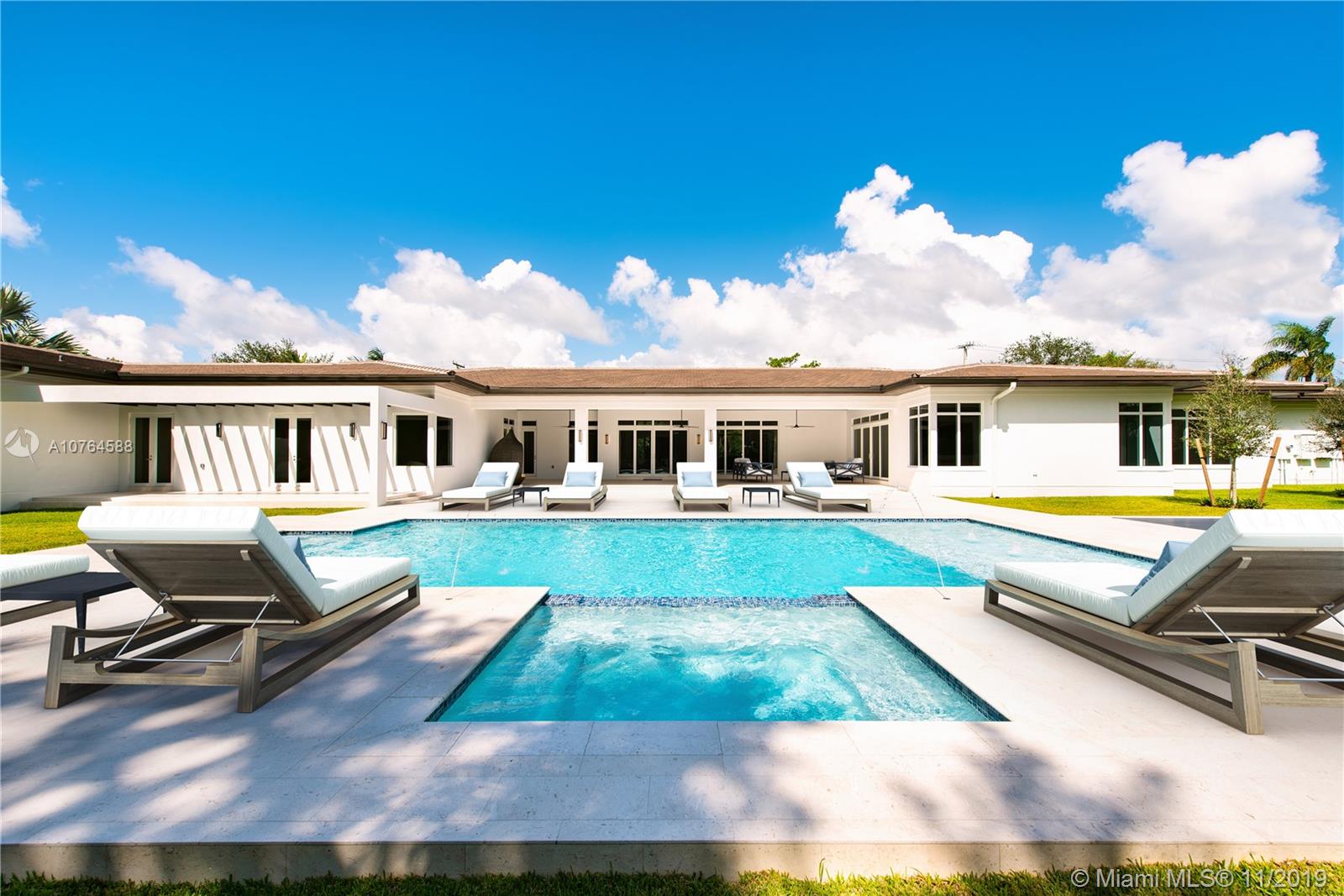 TOWN & RANCH ESTS - Residential