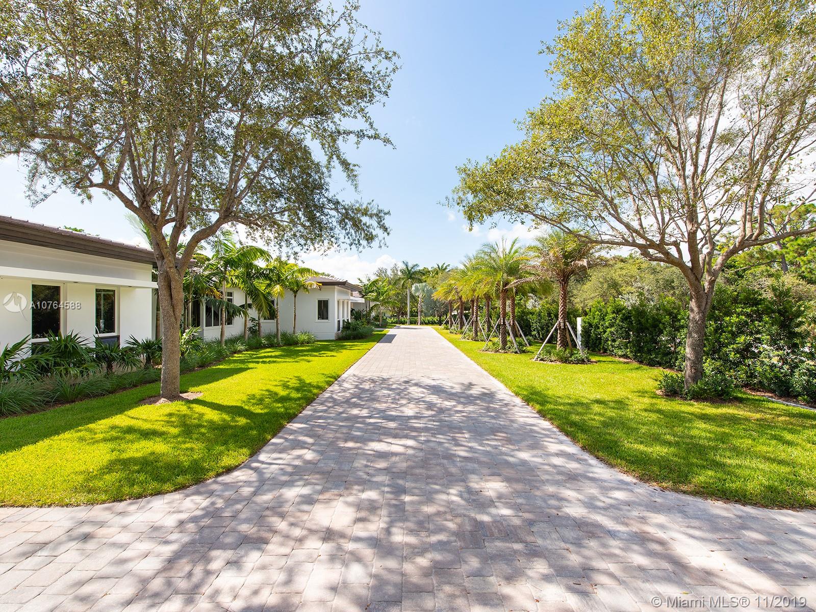 TOWN & RANCH ESTS - Residential