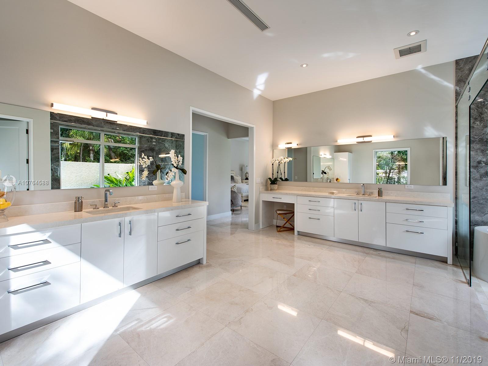 TOWN & RANCH ESTS - Residential