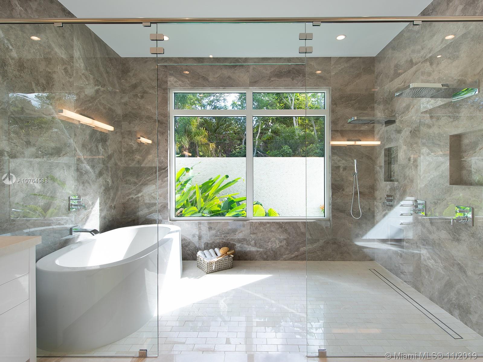 TOWN & RANCH ESTS - Residential