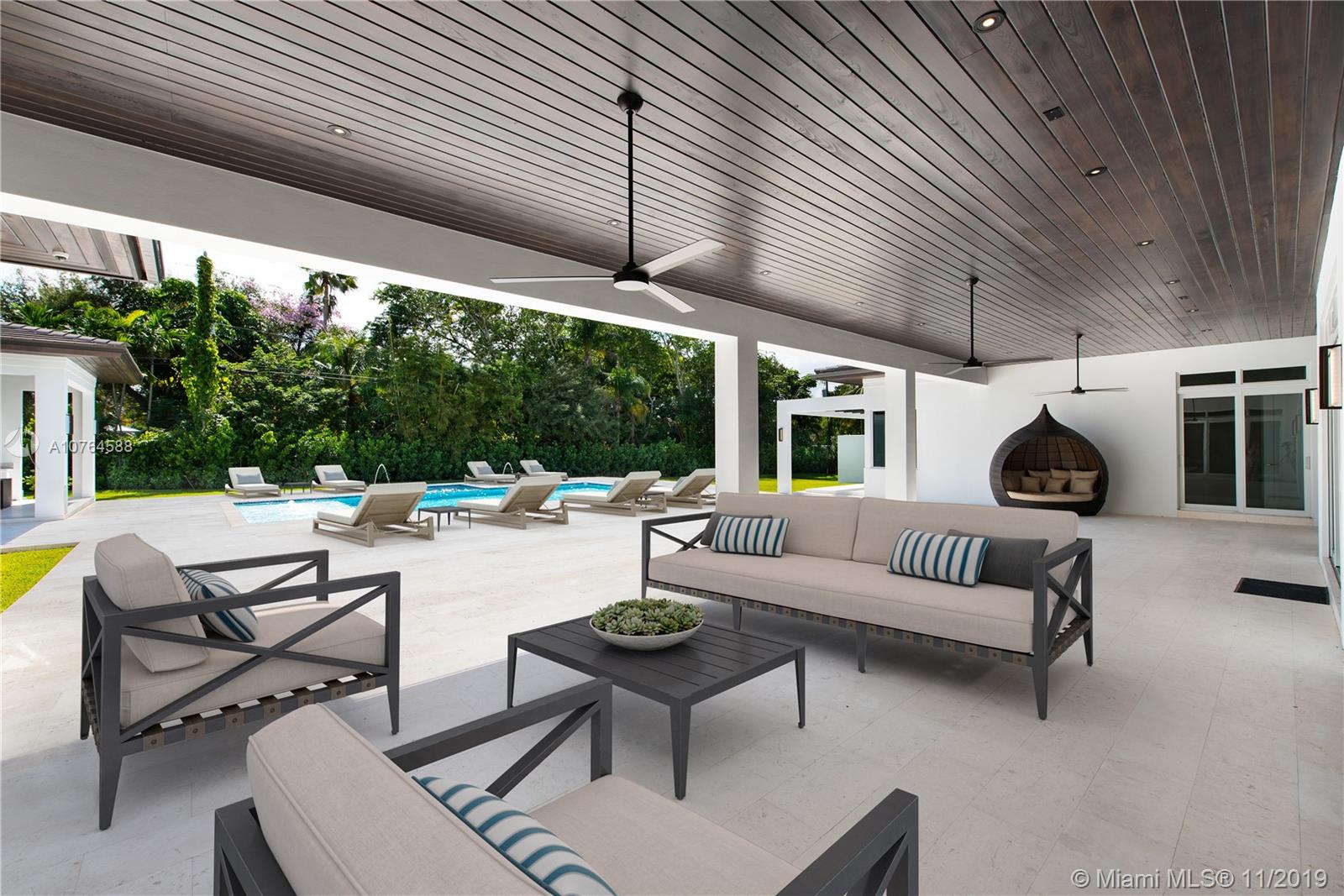 TOWN & RANCH ESTS - Residential