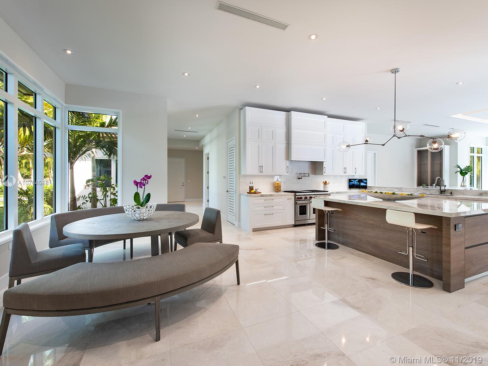 TOWN & RANCH ESTS - Residential