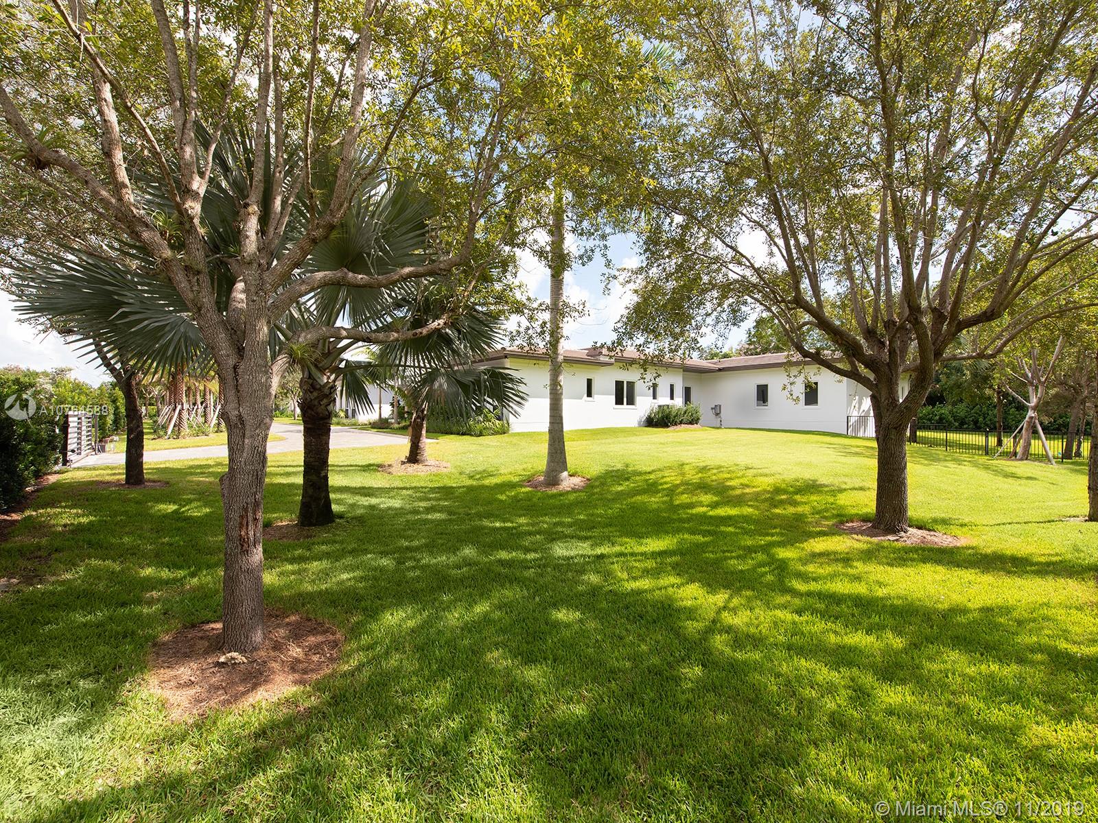 TOWN & RANCH ESTS - Residential