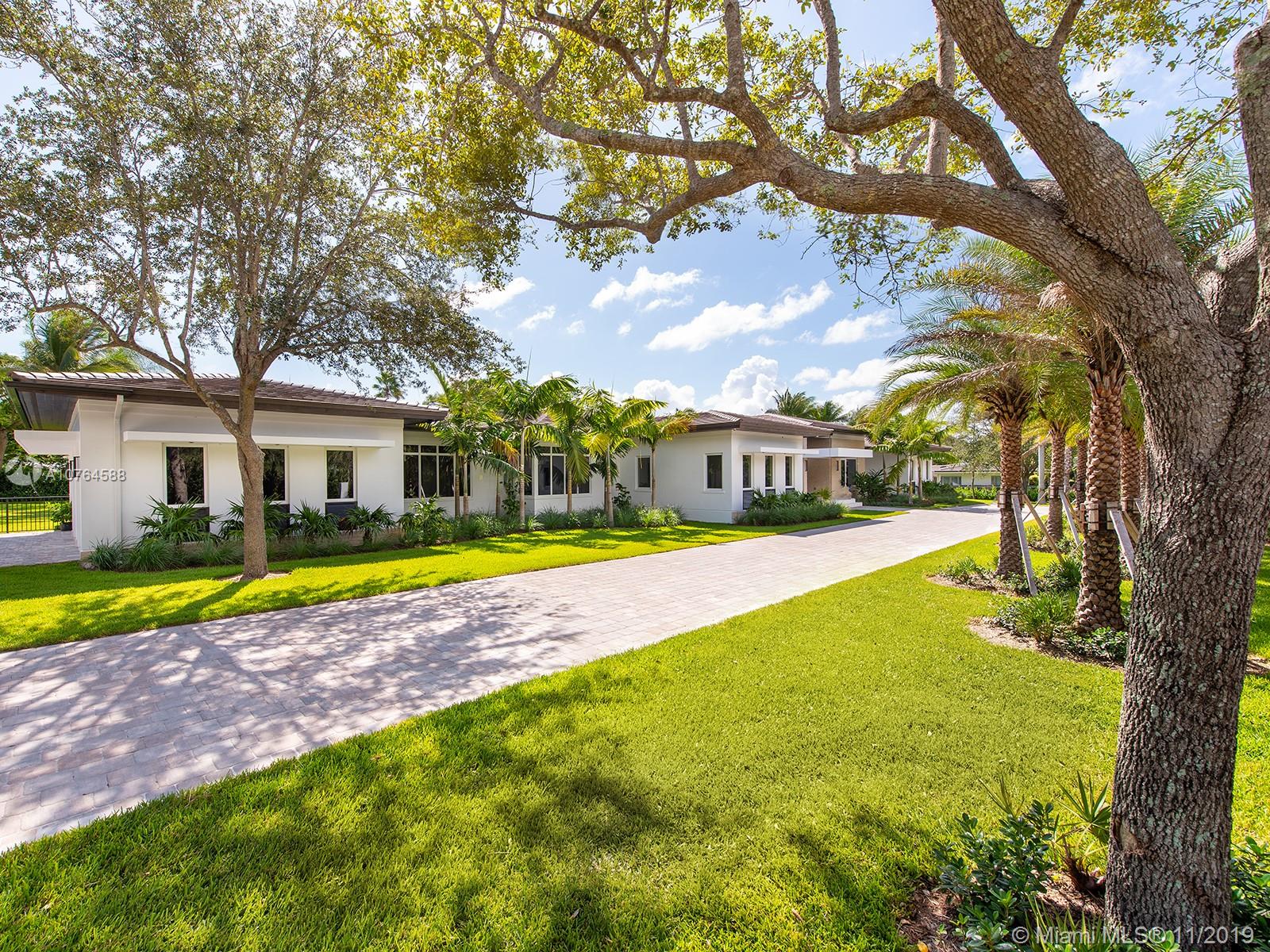 TOWN & RANCH ESTS - Residential