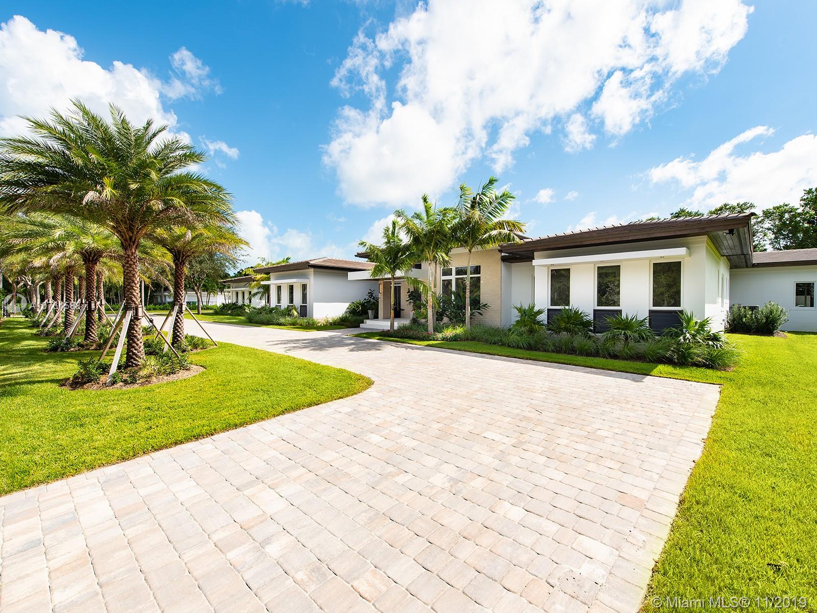 TOWN & RANCH ESTS - Residential