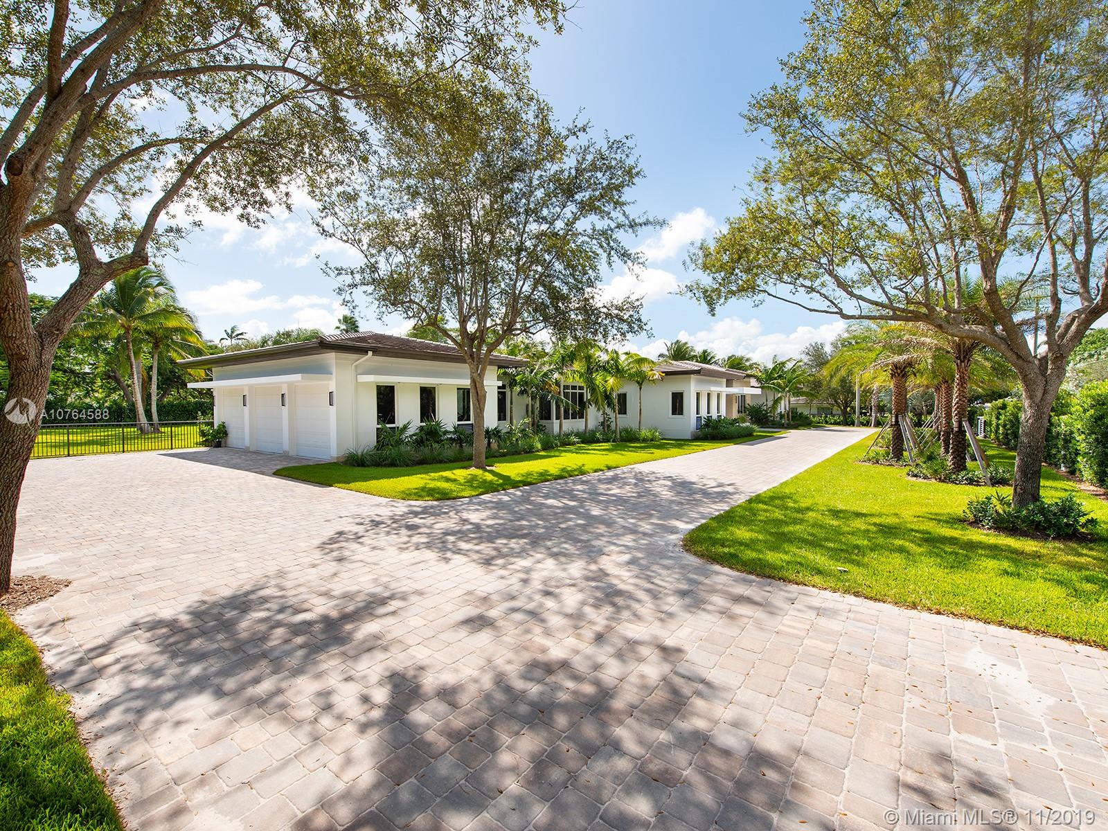 TOWN & RANCH ESTS - Residential