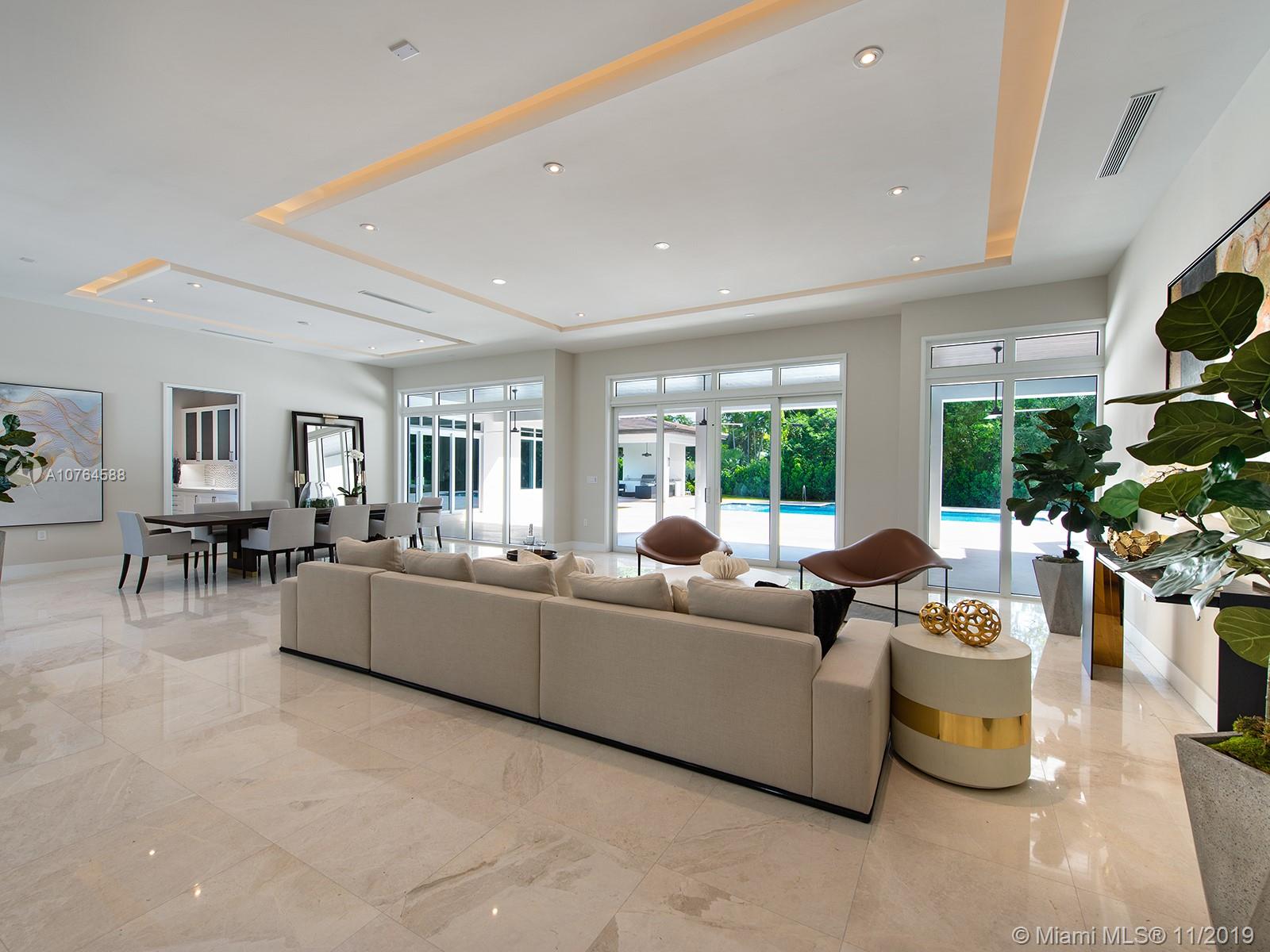 TOWN & RANCH ESTS - Residential