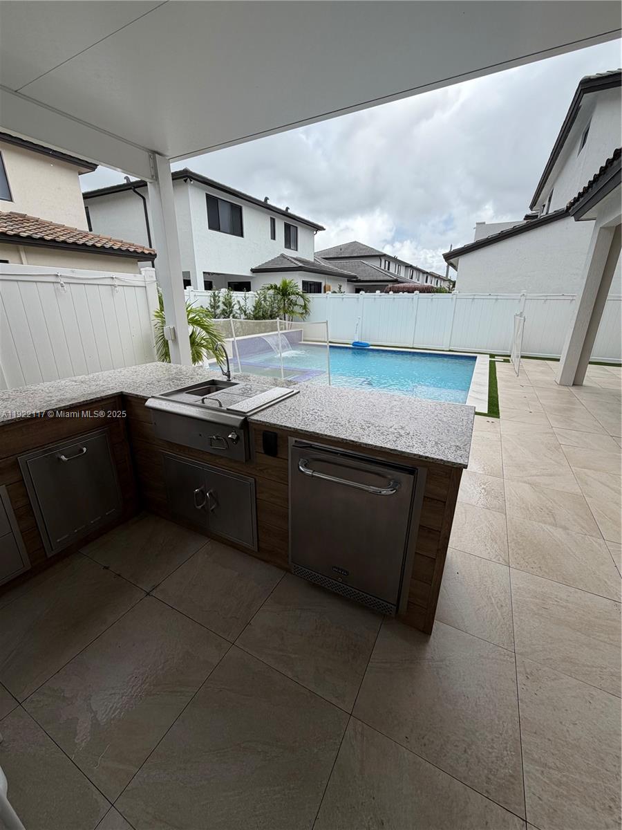 DOWNTOWN DORAL SOUTH PHAS - Residential