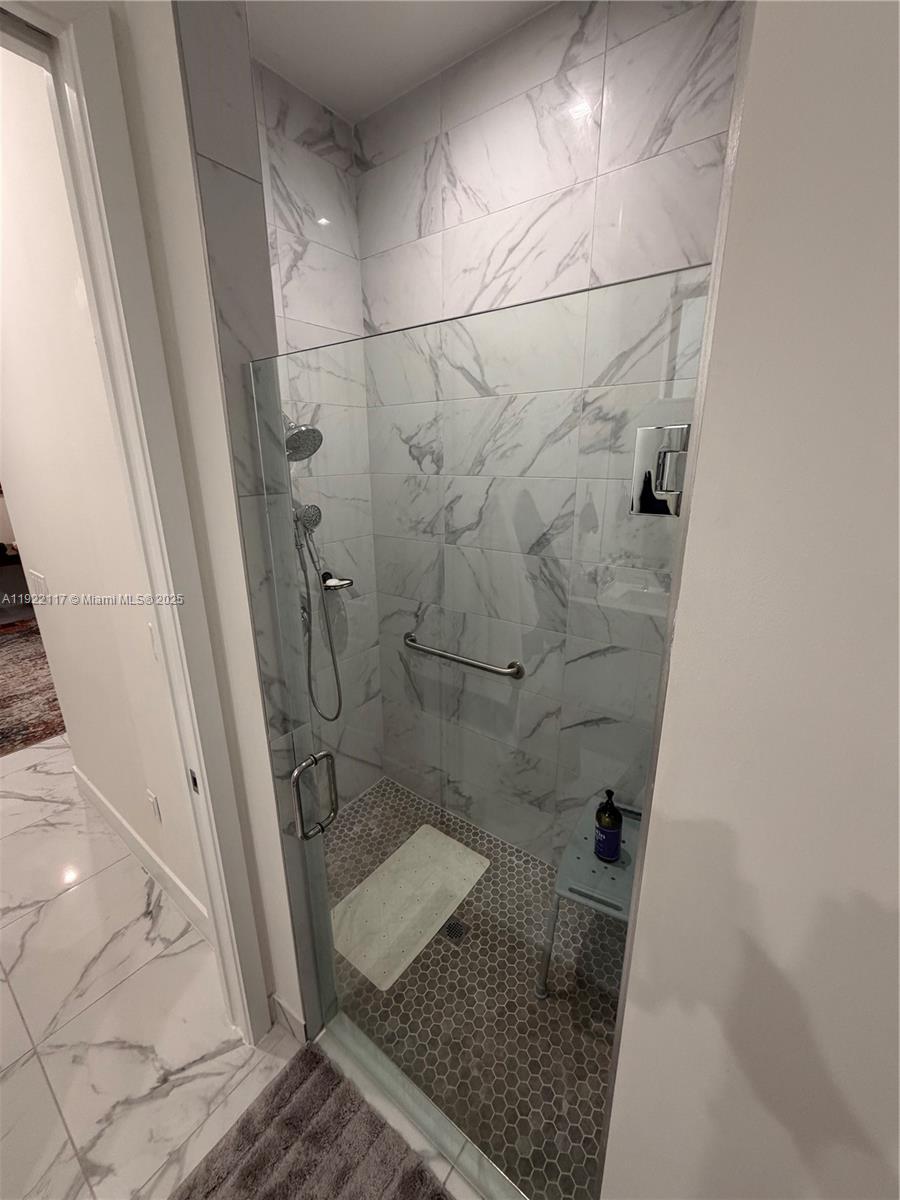 DOWNTOWN DORAL SOUTH PHAS - Residential