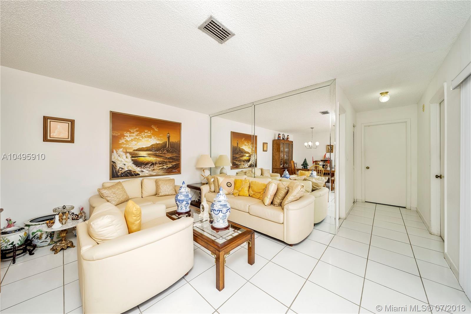 KENMORE VILLAS - Residential