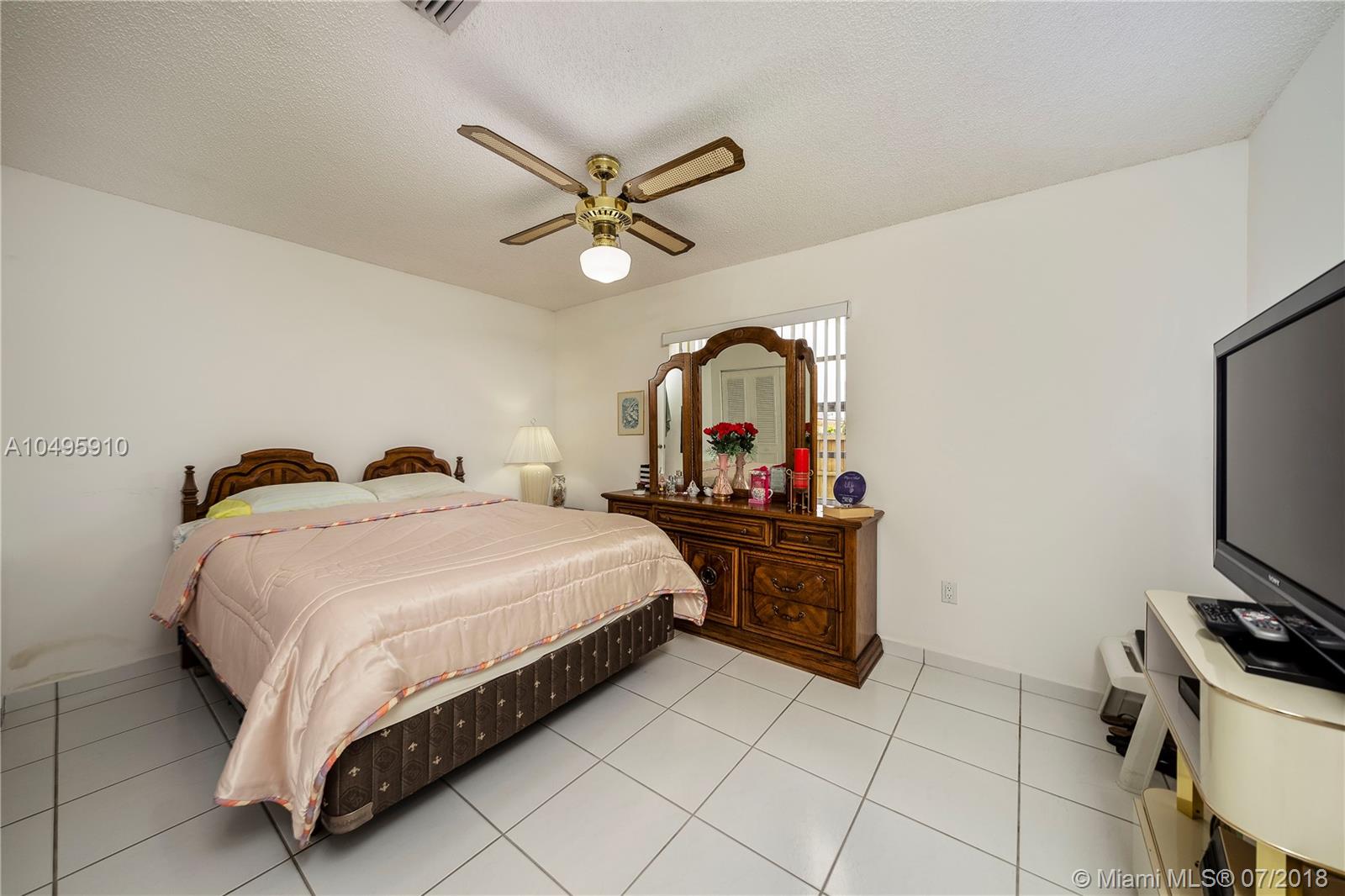 KENMORE VILLAS - Residential