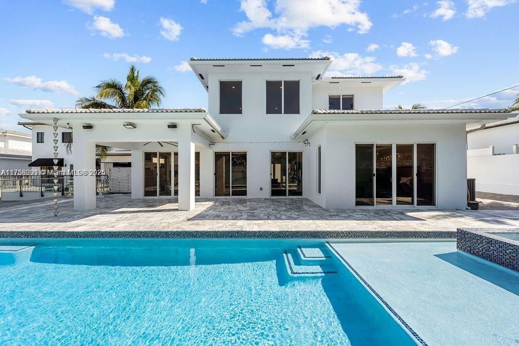 Modern 2019 Home with New 2024 Outdoor Kitchen & Waterfront Access – Perfect for Entertaining!
A stunning 2019-built home designed for comfort and entertainment. Now featuring a brand-new 2024 outdoor kitchen with a high-end grill, BBQ, and outdoor bathroom, it's the ultimate entertainer’s dream.
Situated on an ocean-access canal, this home has access 30ft dock for boating enthusiasts. The driveway easily fits 10 cars, making hosting effortless. Whether you're seeking a prime Airbnb investment or love entertaining, this home is a rare find. Plus, its recent construction keeps insurance costs low compared to older homes.
Don't miss this turnkey waterfront property offering luxury living and endless entertainment!