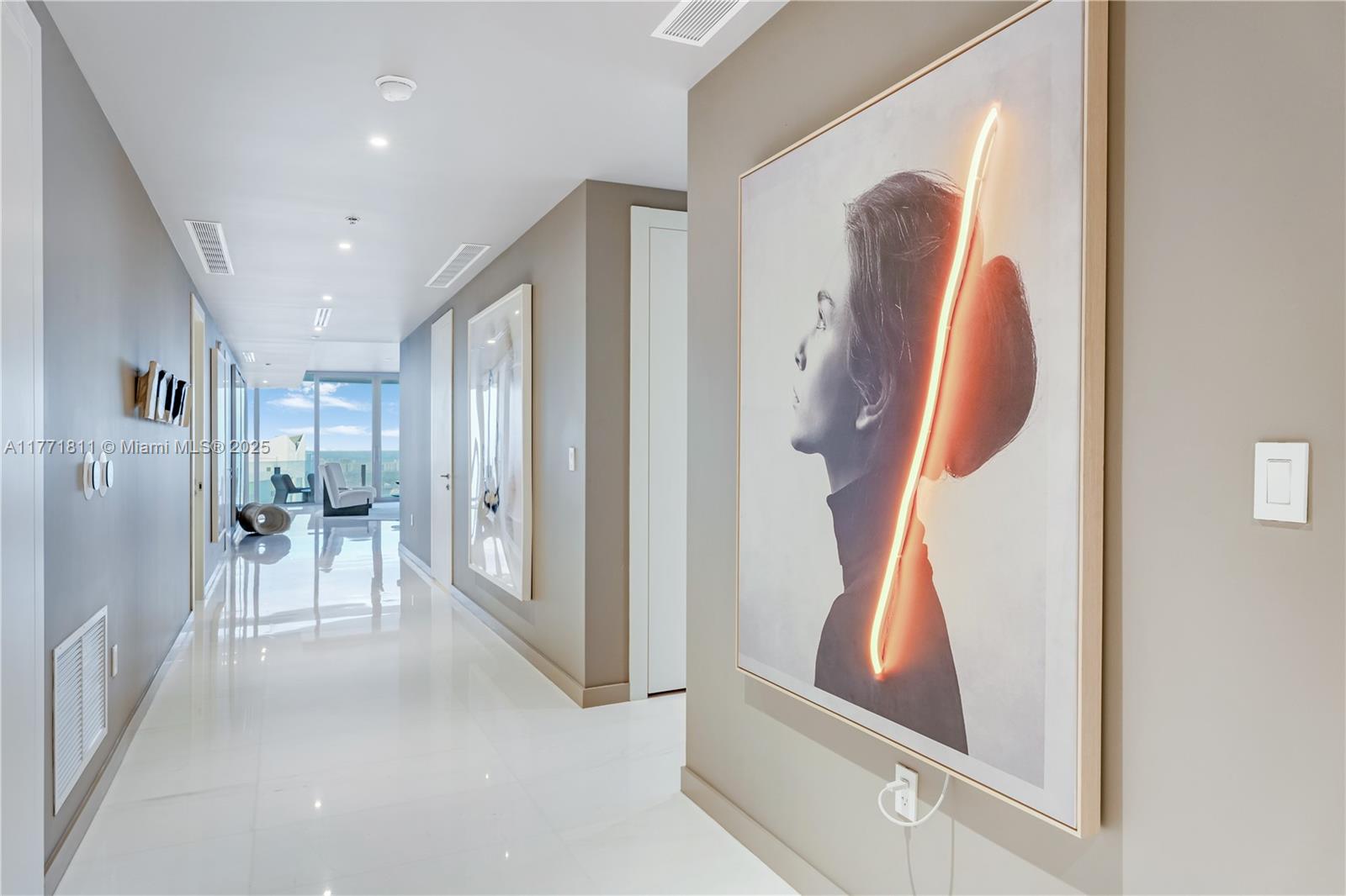 ASTON MARTIN RESIDENCES - Residential