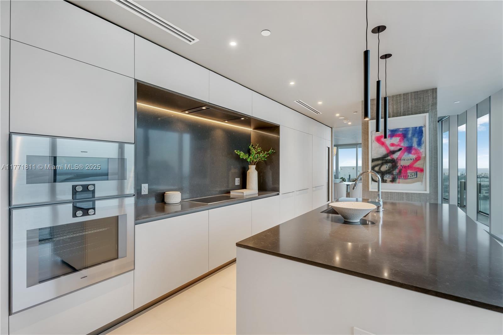 ASTON MARTIN RESIDENCES - Residential