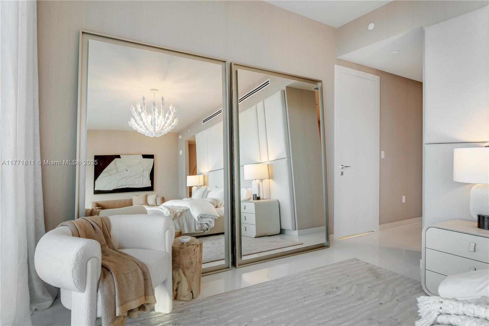 ASTON MARTIN RESIDENCES - Residential