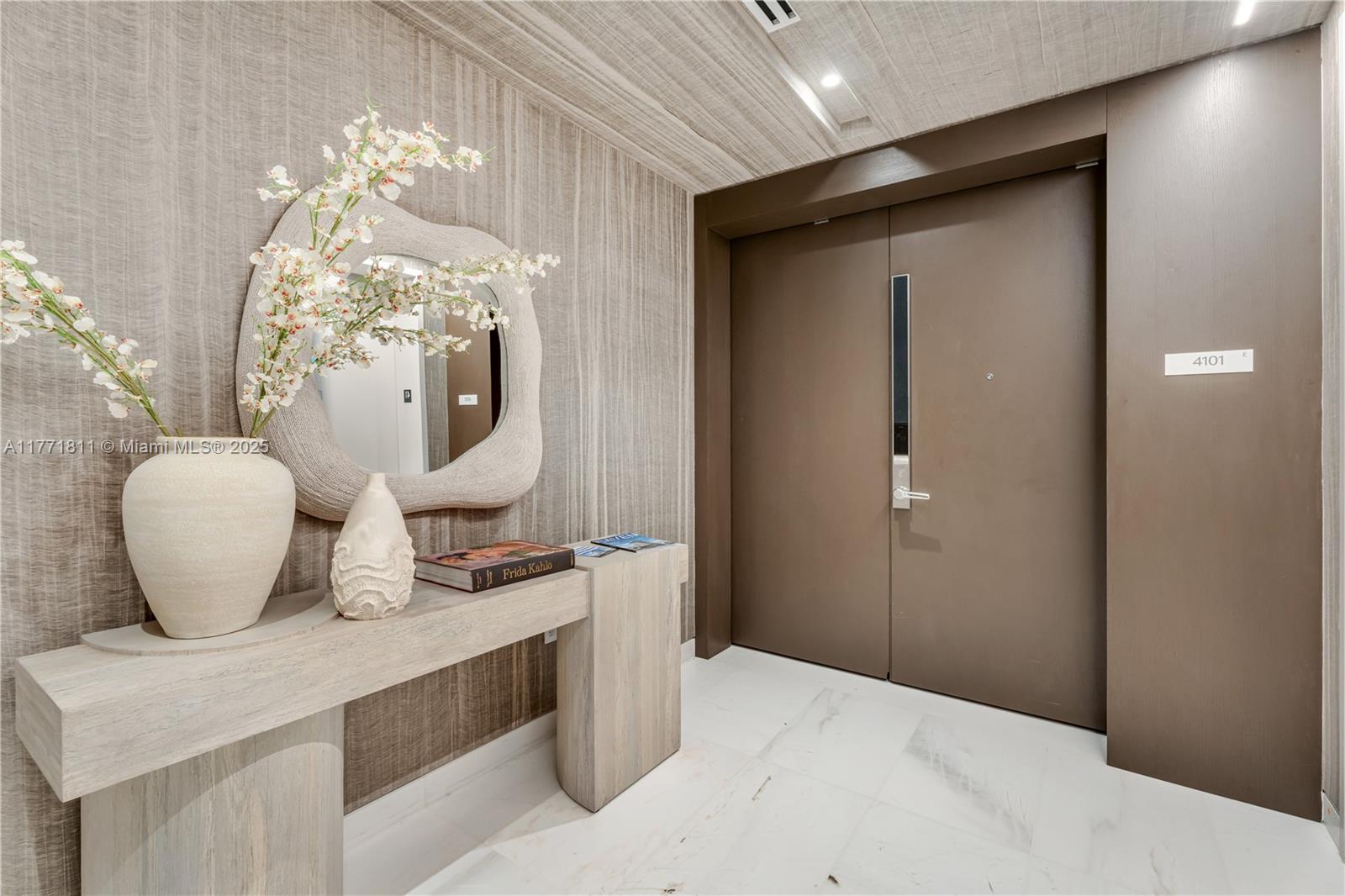 ASTON MARTIN RESIDENCES - Residential