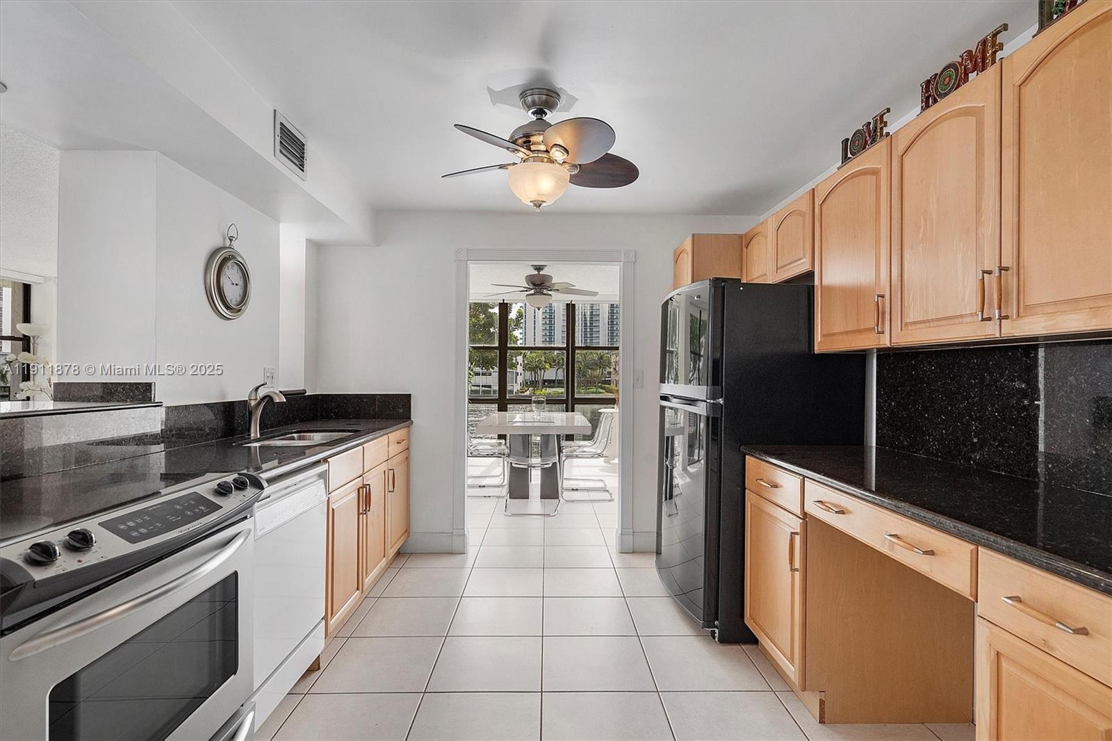 OCEANVIEW PARK CONDO - Residential Lease