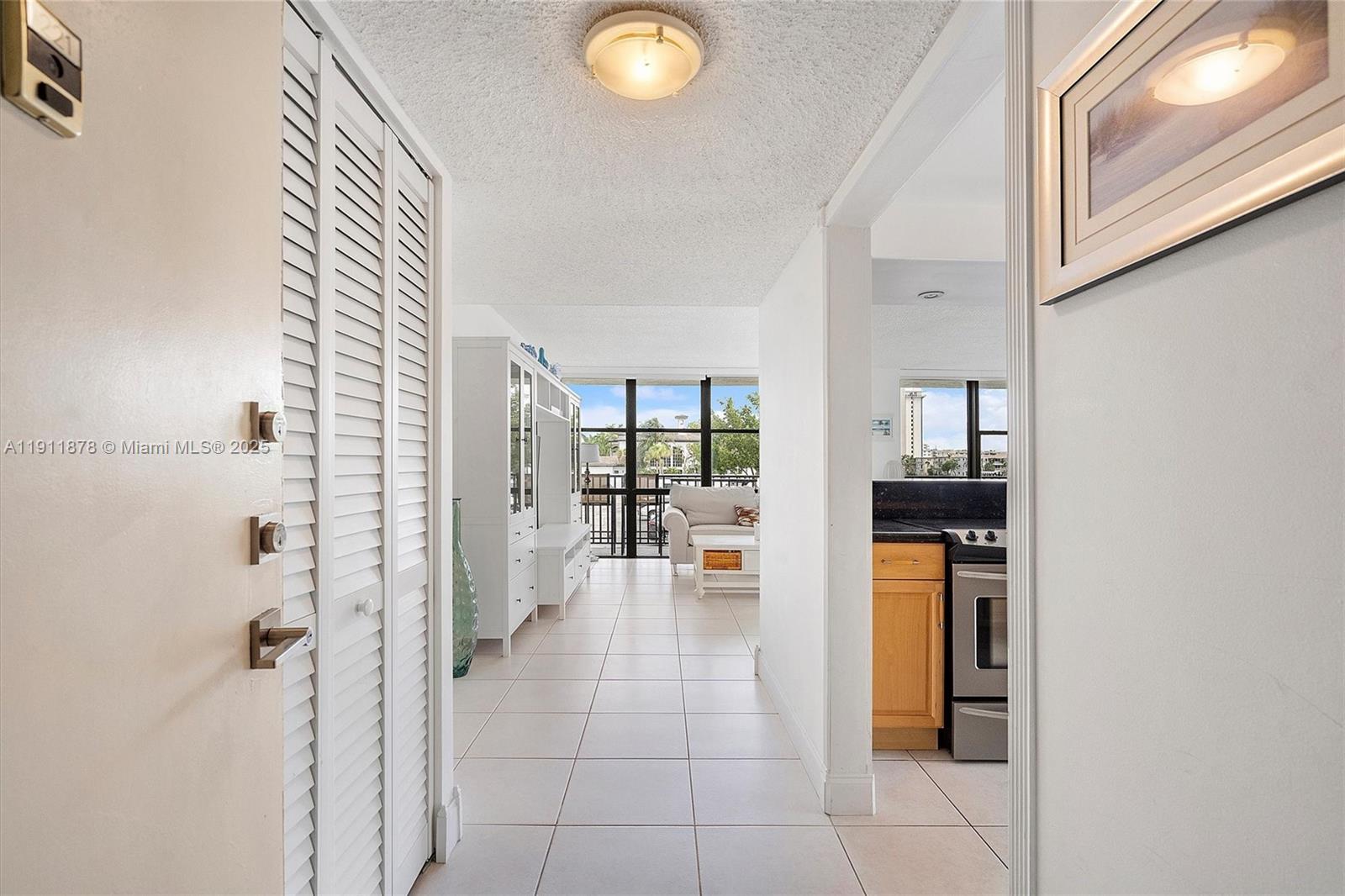 OCEANVIEW PARK CONDO - Residential Lease