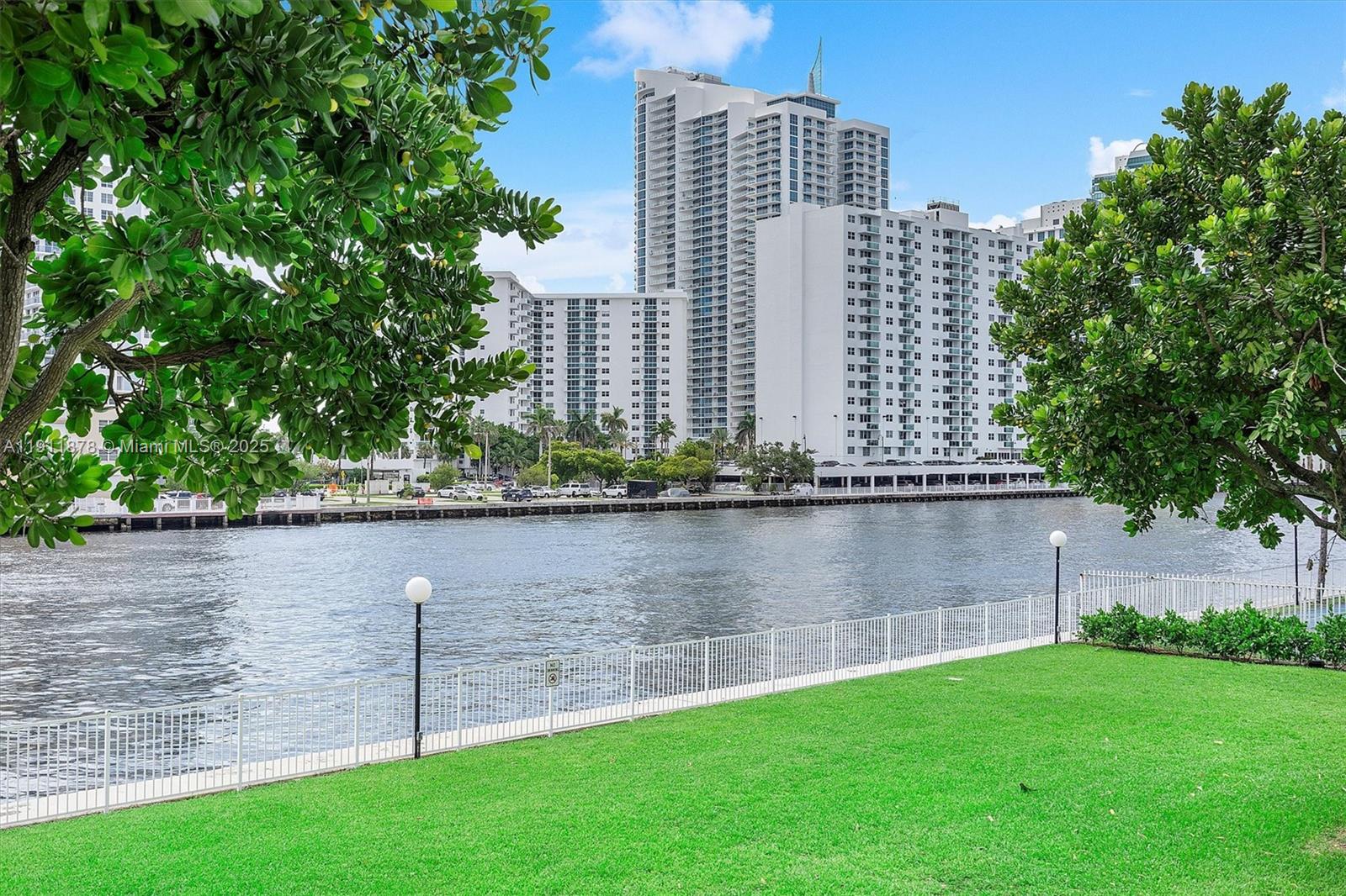 OCEANVIEW PARK CONDO - Residential Lease