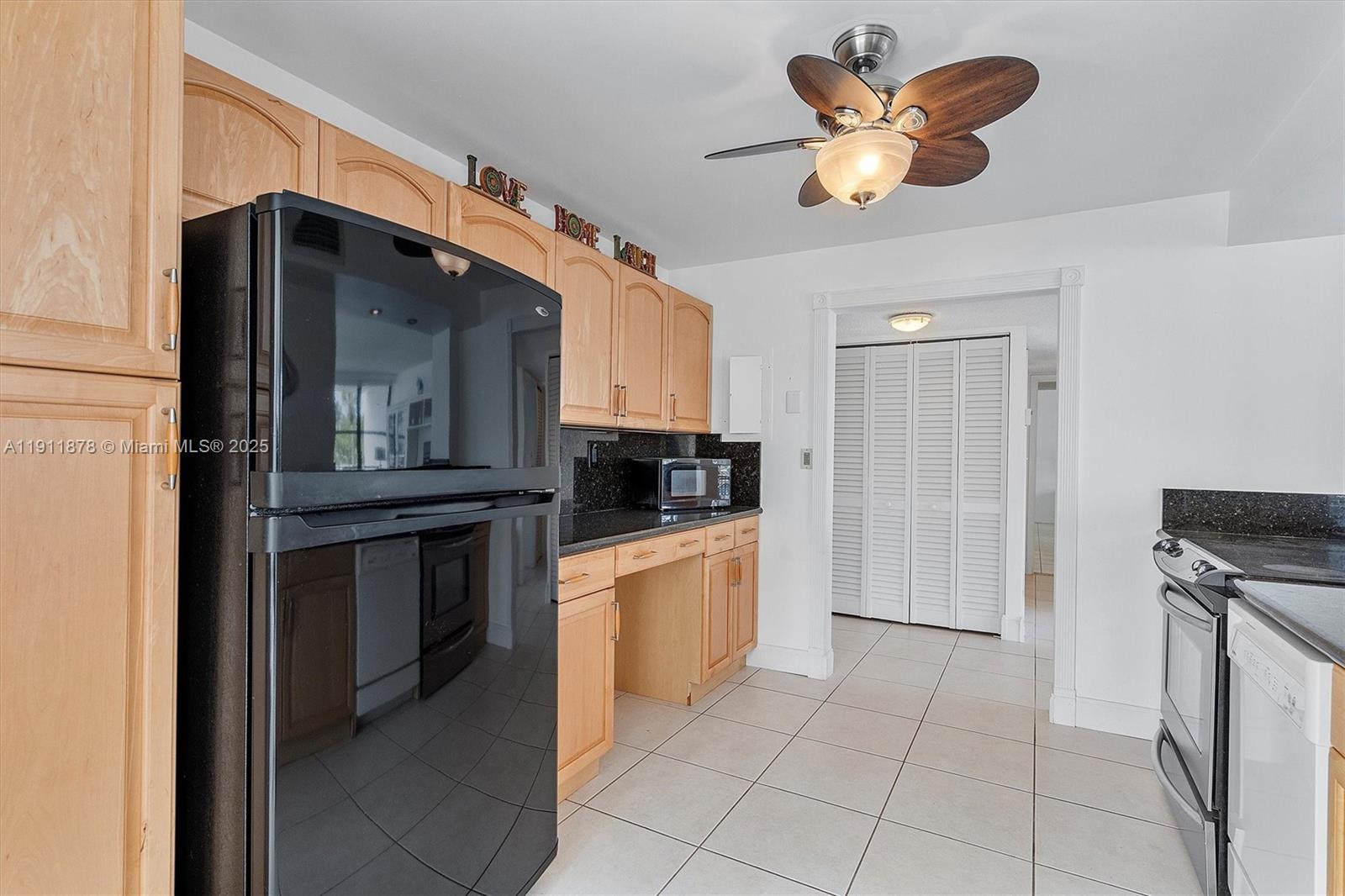 OCEANVIEW PARK CONDO - Residential Lease