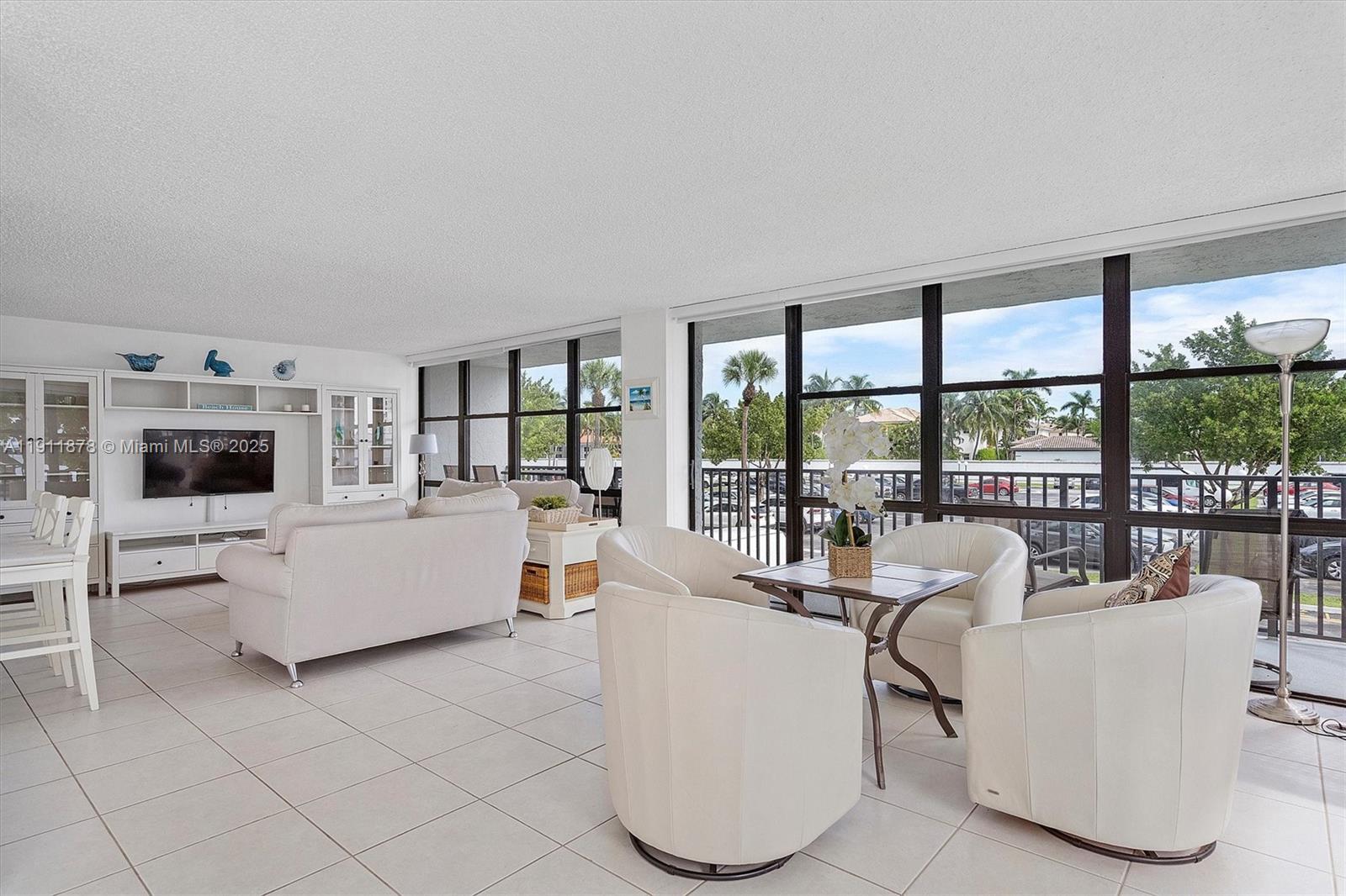 OCEANVIEW PARK CONDO - Residential Lease