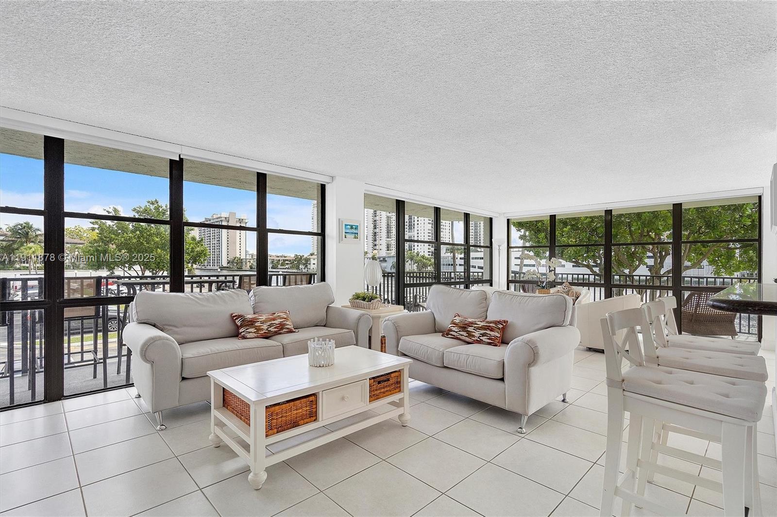 OCEANVIEW PARK CONDO - Residential Lease