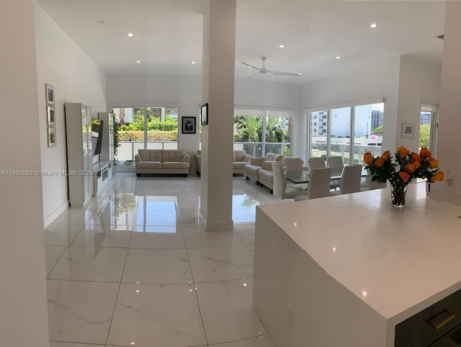 AQUARIUS CONDO - Residential